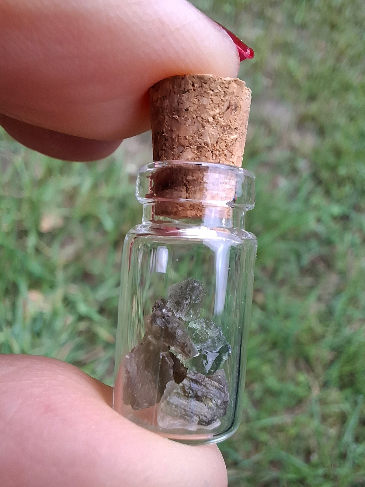 Moldavite Chips (0.50g) in 1ml Bottle, Tektite (Ref: B23)