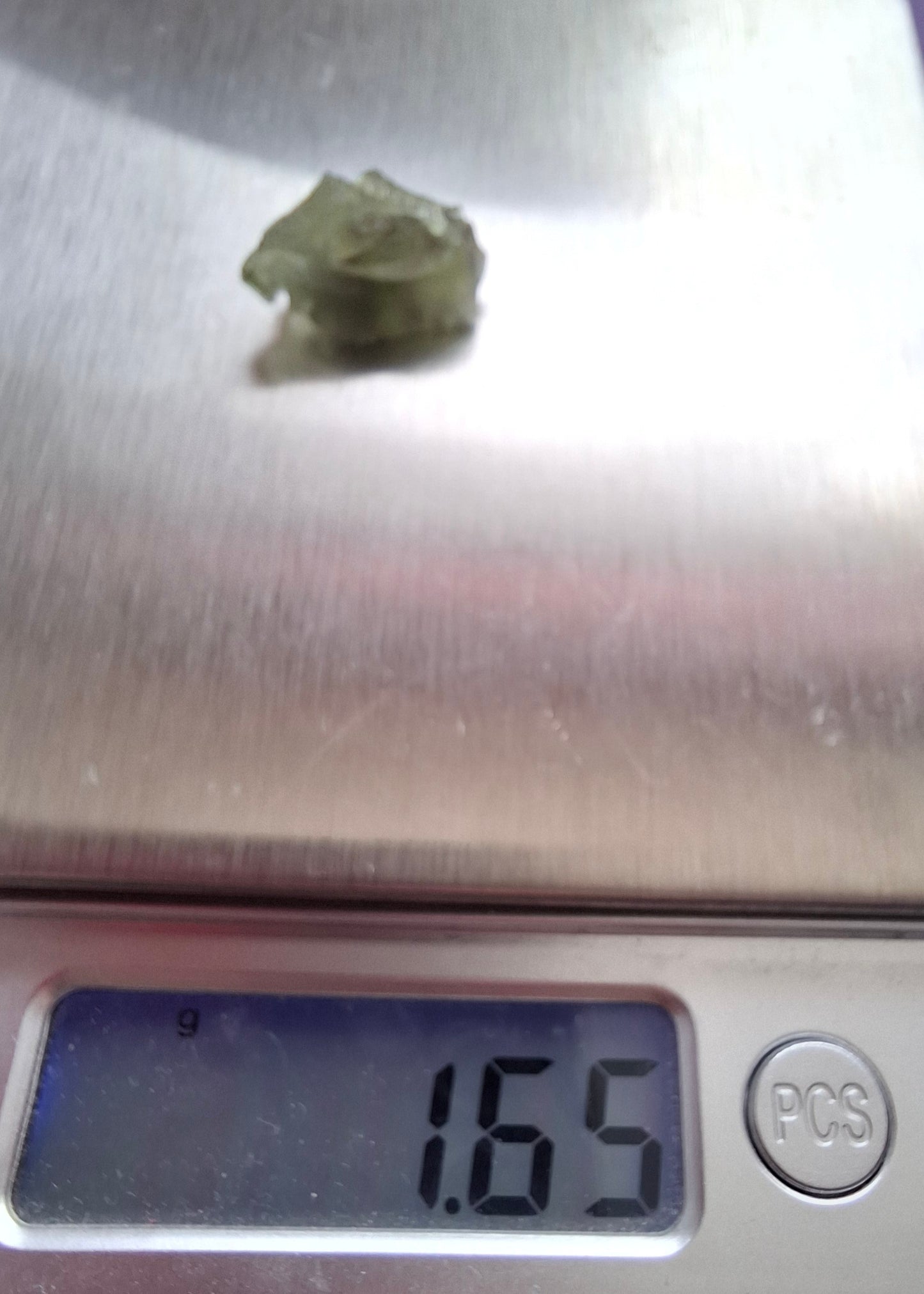 Moldavite Piece, 1.65g, Tektite (Ref: 1387)