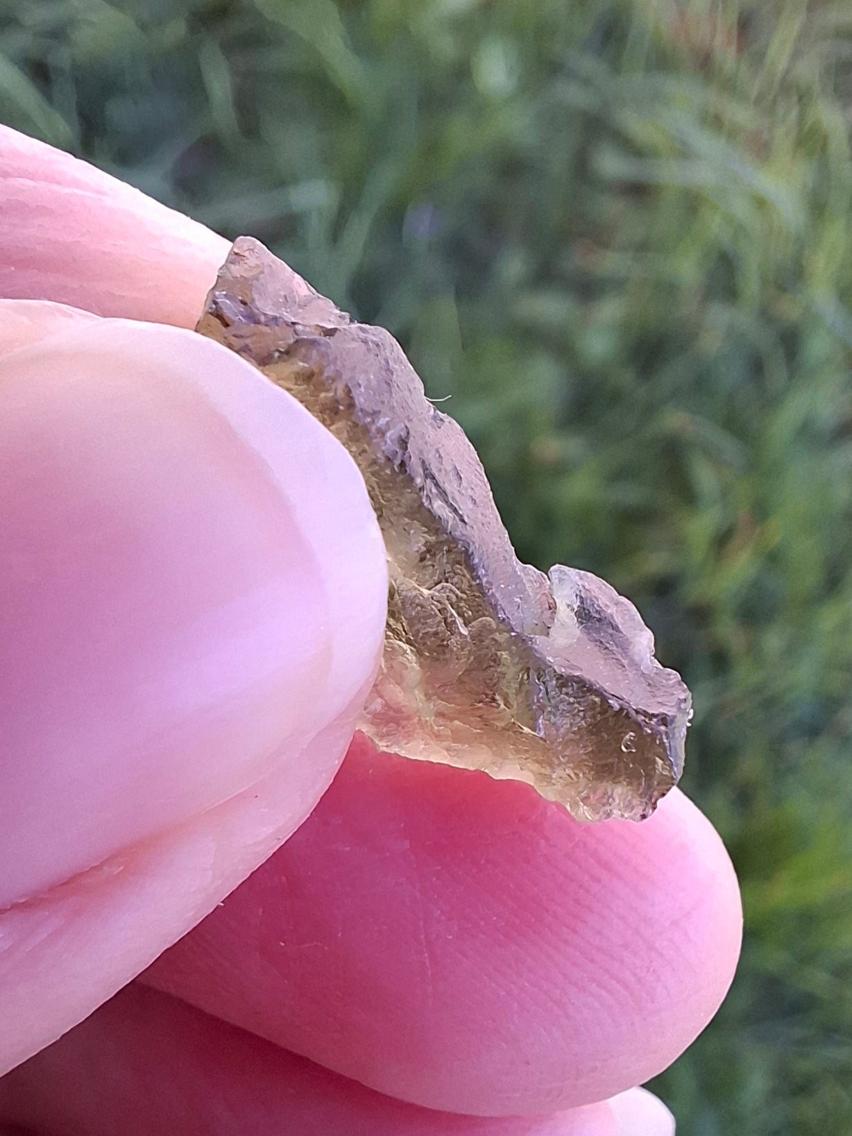DRILLED, Moldavite Piece, 0.90g, Tektite (Ref: D14)