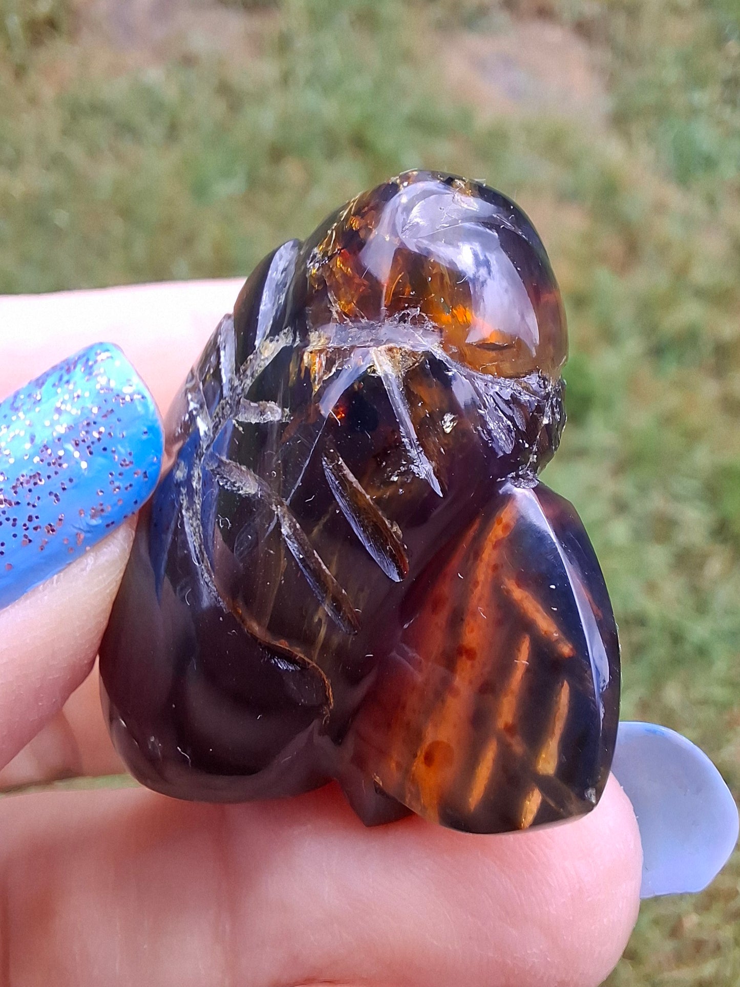 Red Amber Honey Bee Carving, 9.63g, Fossil (Ref: Bee28)