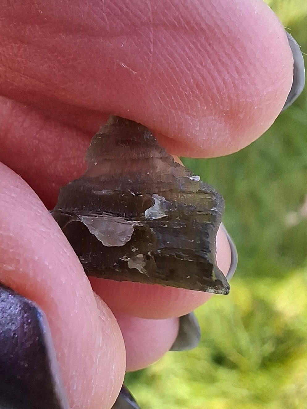 Moldavite Piece, 0.85g, Tektite (Ref: 1396)