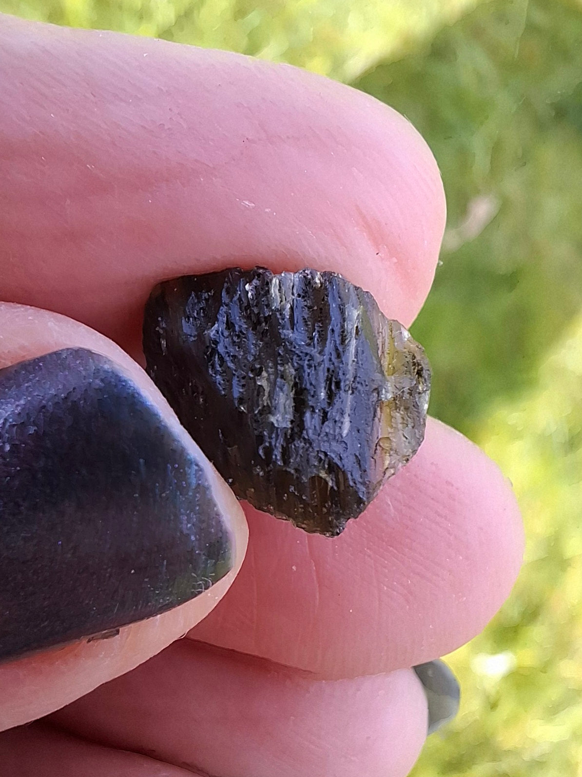 Moldavite Piece, 0.87g, Tektite (Ref: 1392)