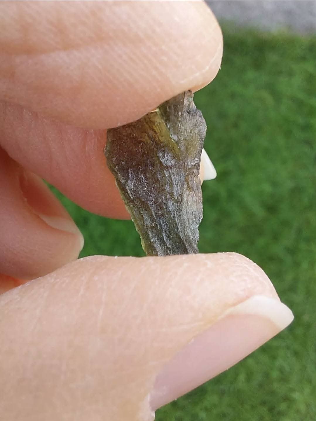Moldavite Piece, 0.77g, Tektite (Ref: 895)