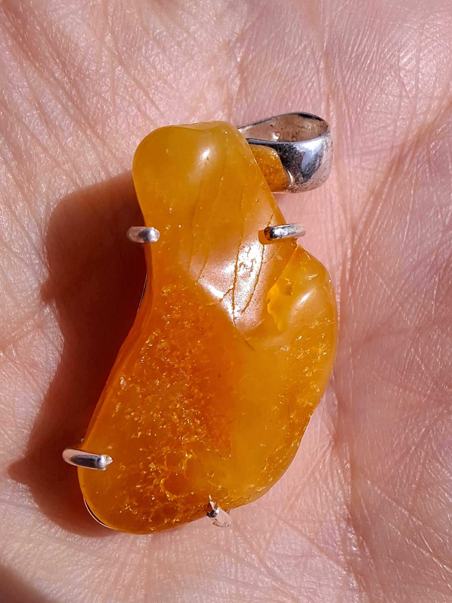 Baltic Amber Pendant, 925 Silver, Fossil (Ref: AP7)