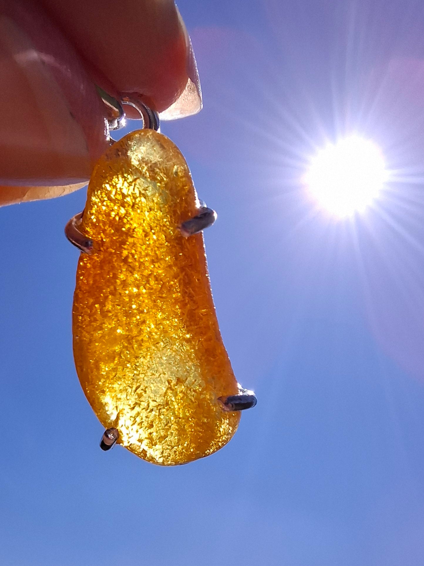 Baltic Amber Pendant, 925 Silver, Fossil (Ref: AP6)