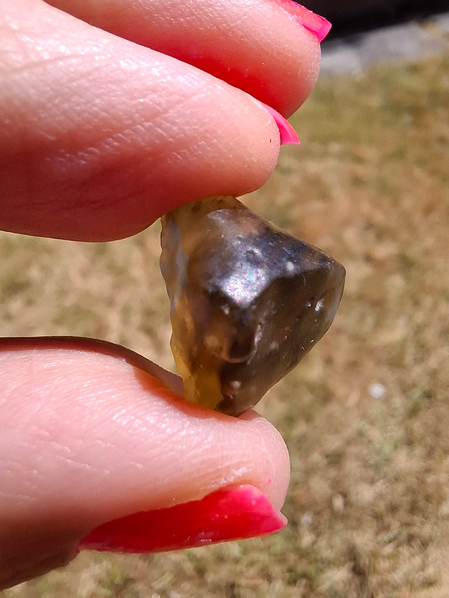 Libyan Desert Glass (darker) Piece, 2.29g, Tektite (Ref: L1359)