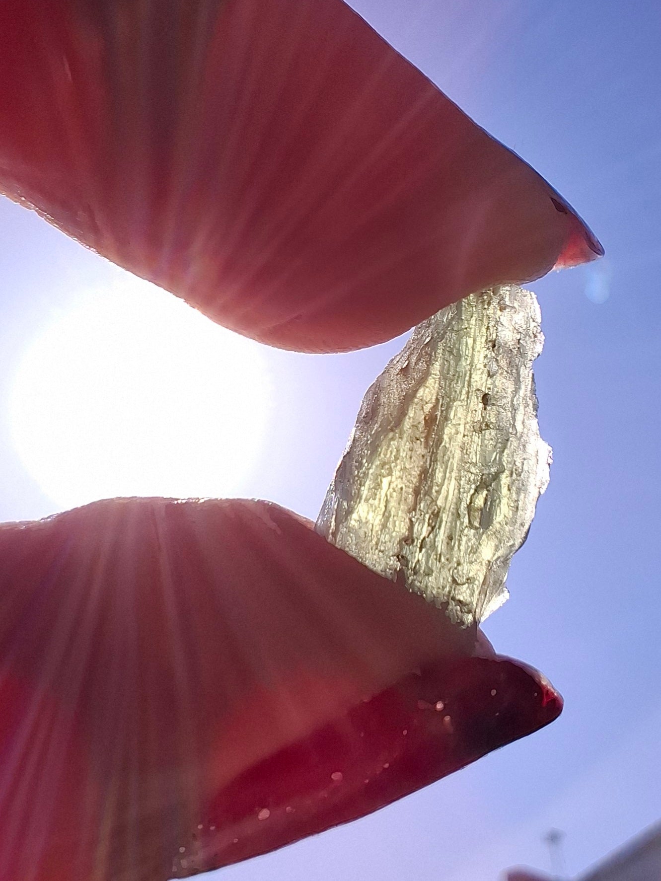 Moldavite Piece, 0.68g, Tektite (Ref: 1471)