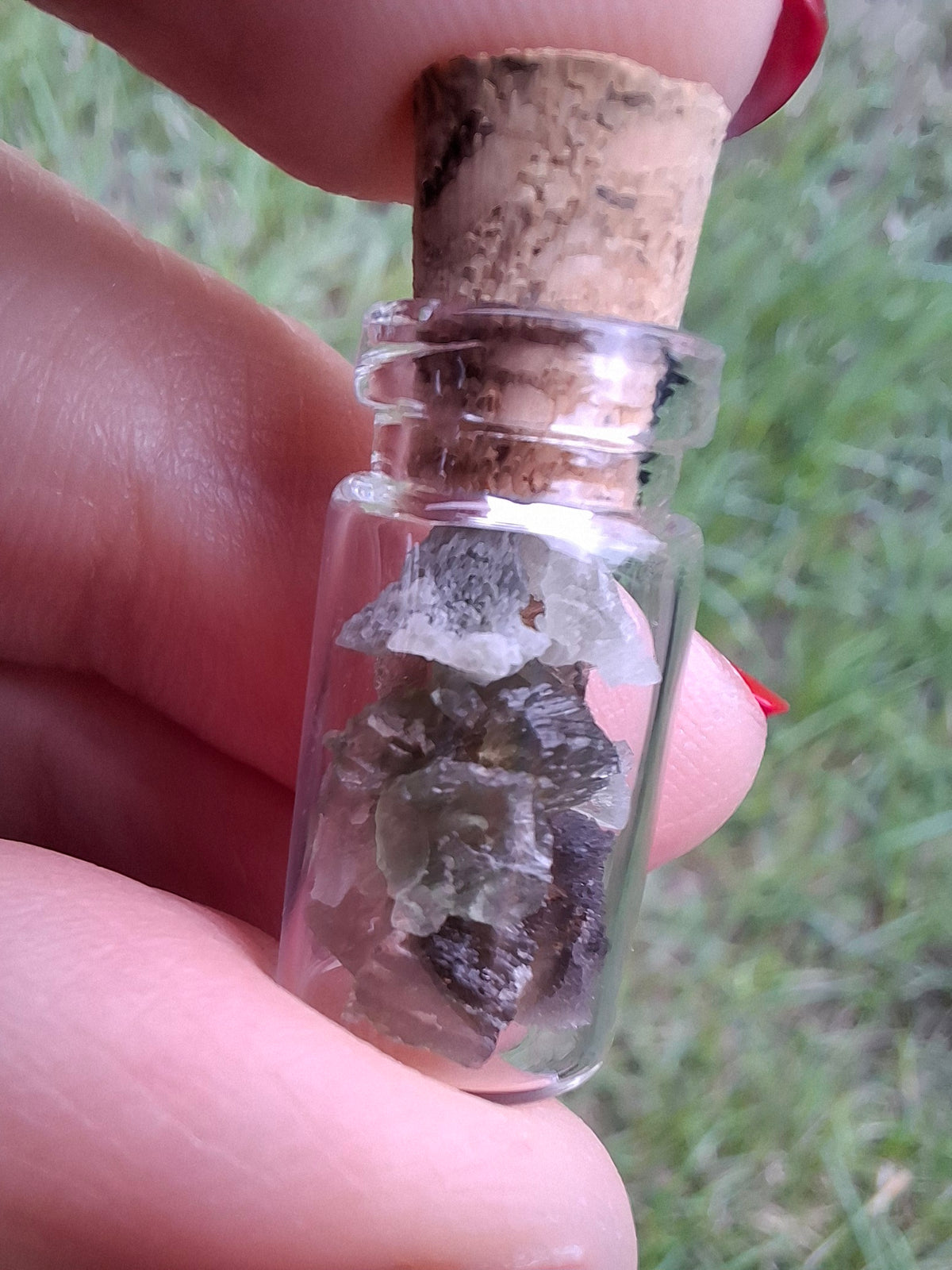 Moldavite Chips (1.00g) in 1ml Bottle, Tektite (Ref: B38)