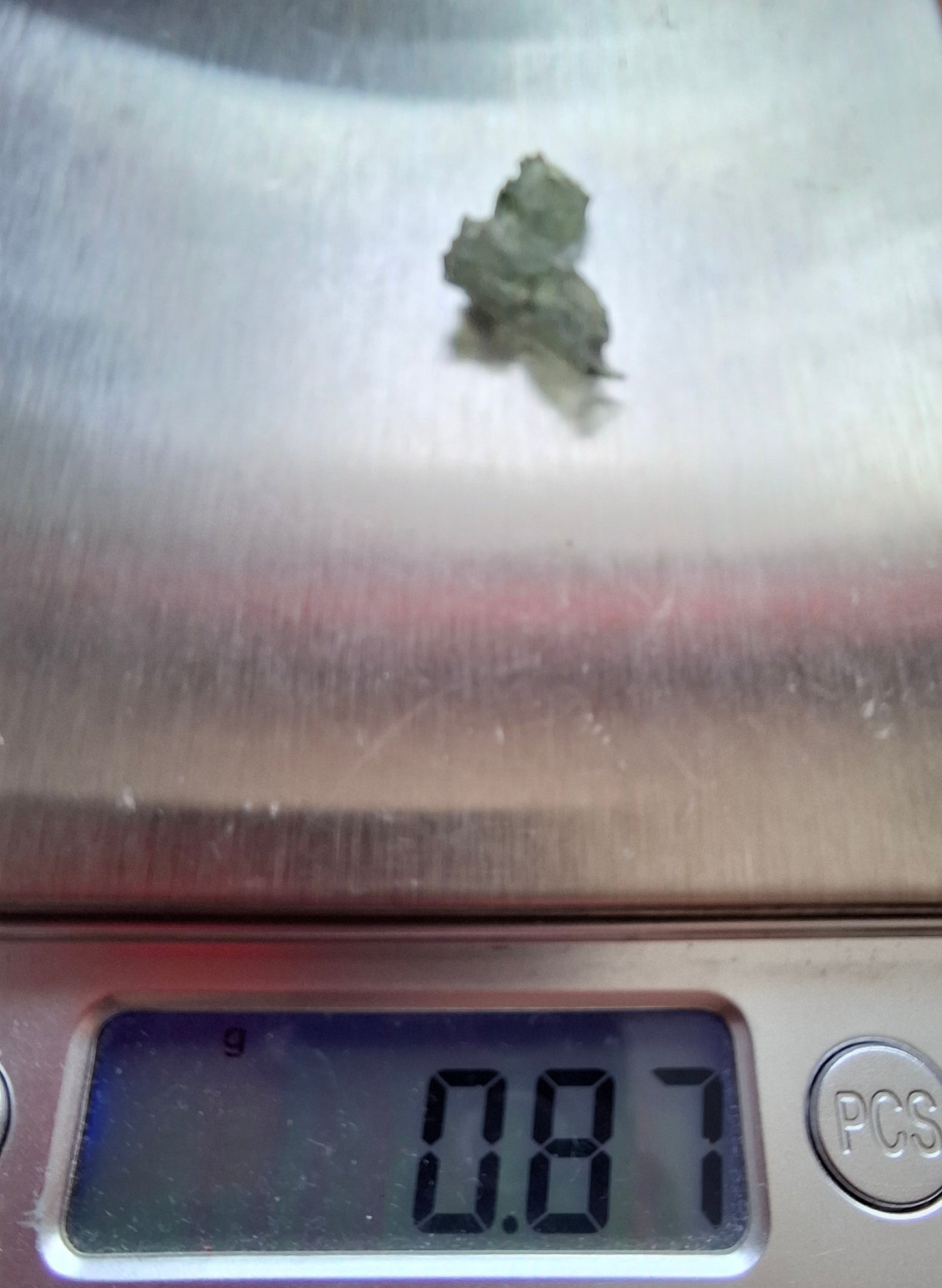 Moldavite Piece, 0.87g, Tektite (Ref: 1411)