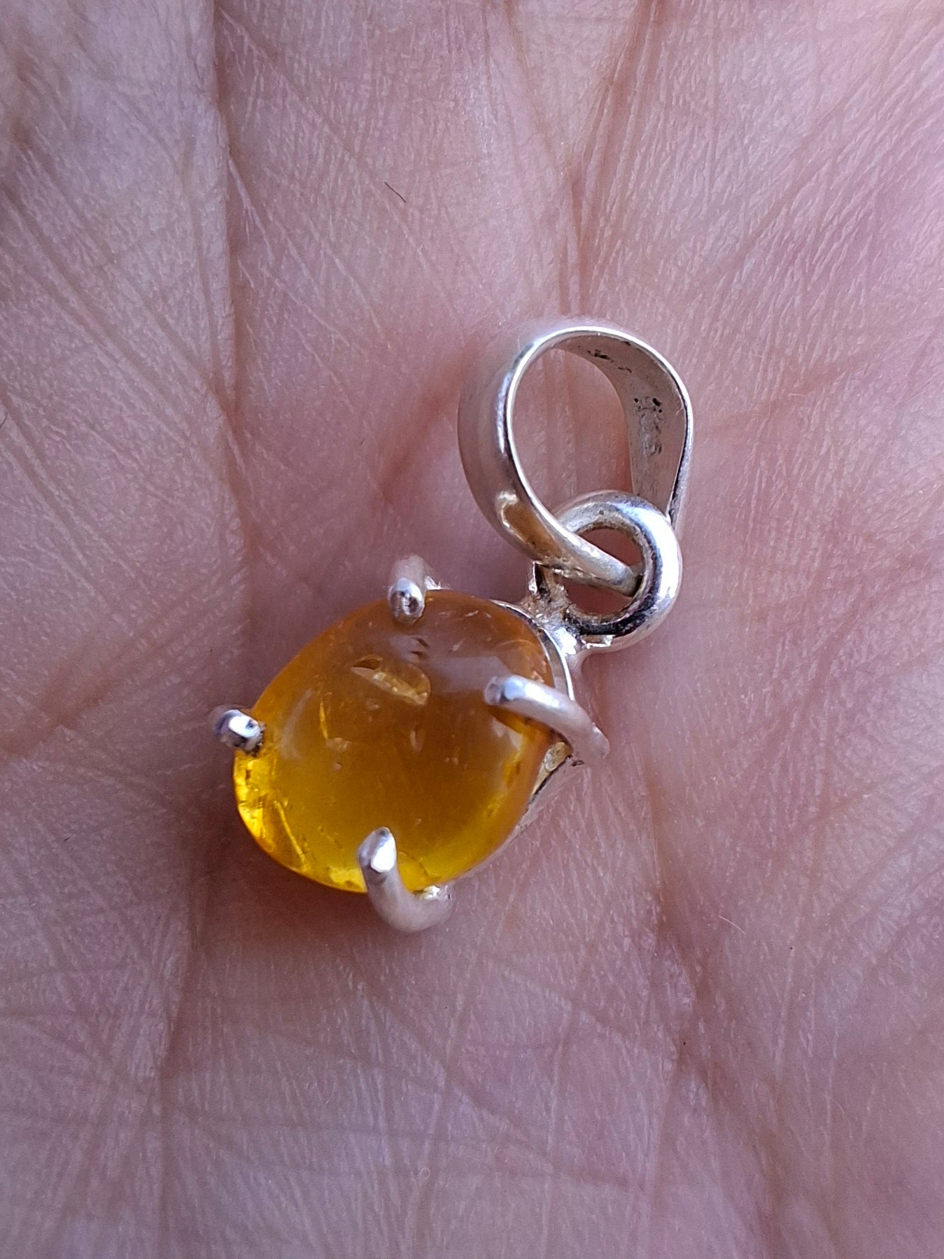 Baltic Amber Pendant, 925 Silver, Fossil (Ref: AP16)