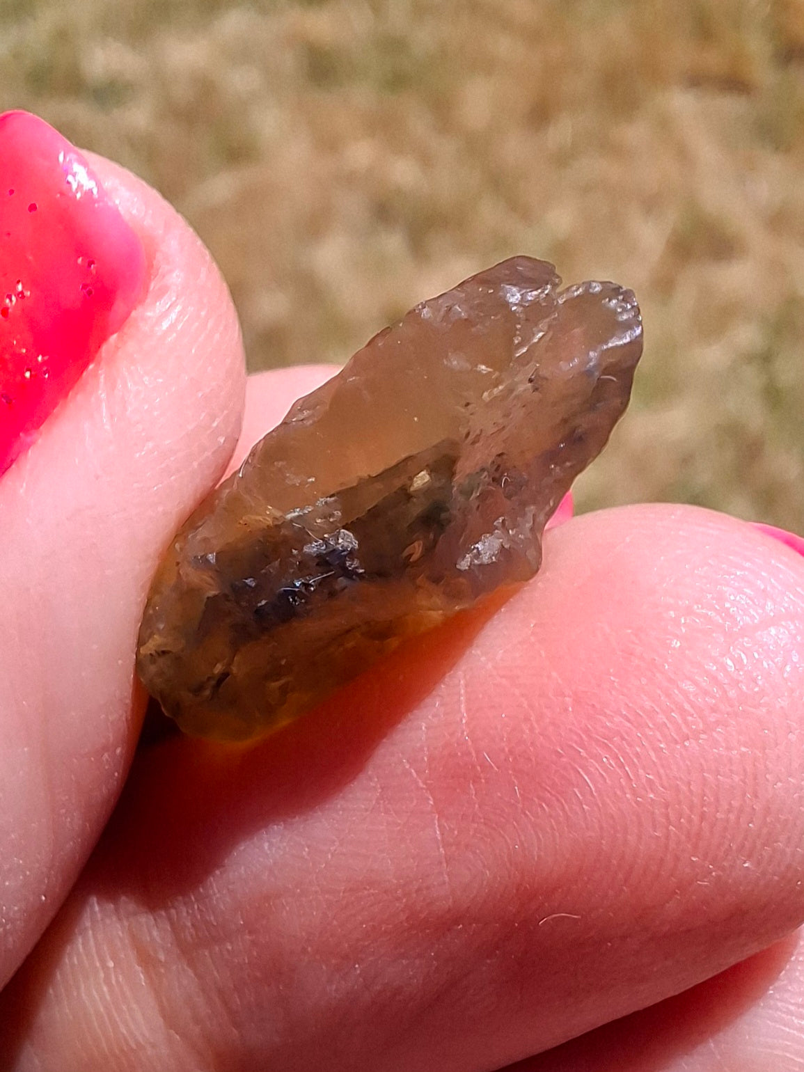 Libyan Desert Glass (darker) piece, 2.88g, Tektite (Ref: L1358)