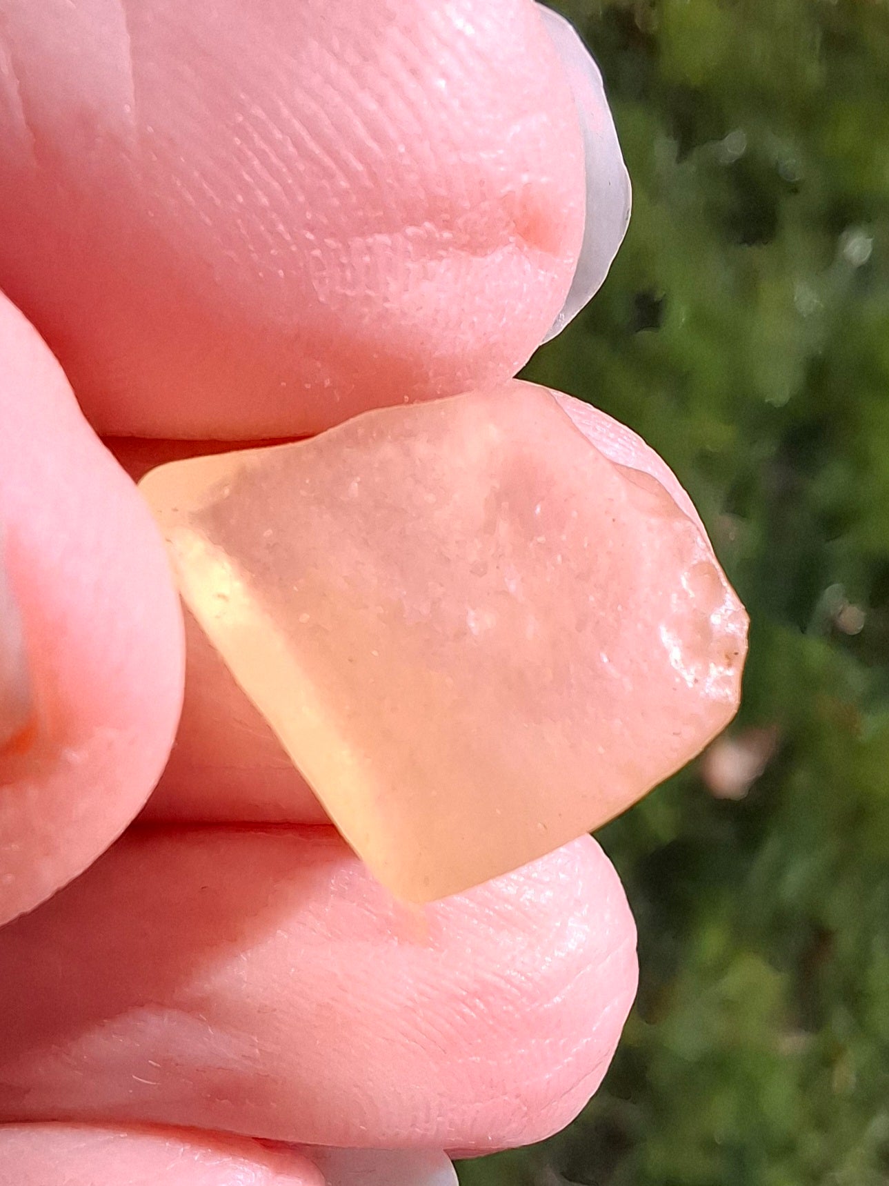 Libyan Desert Glass small Piece, 0.87g, Tektite (Ref: L1352)