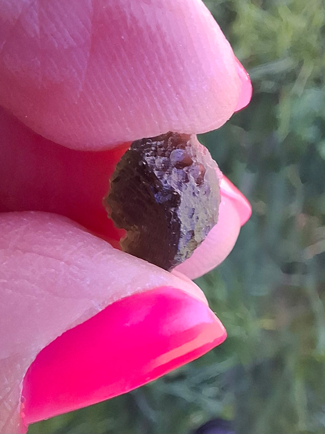 Moldavite Piece, 0.60g, Tektite (Ref: 1408)