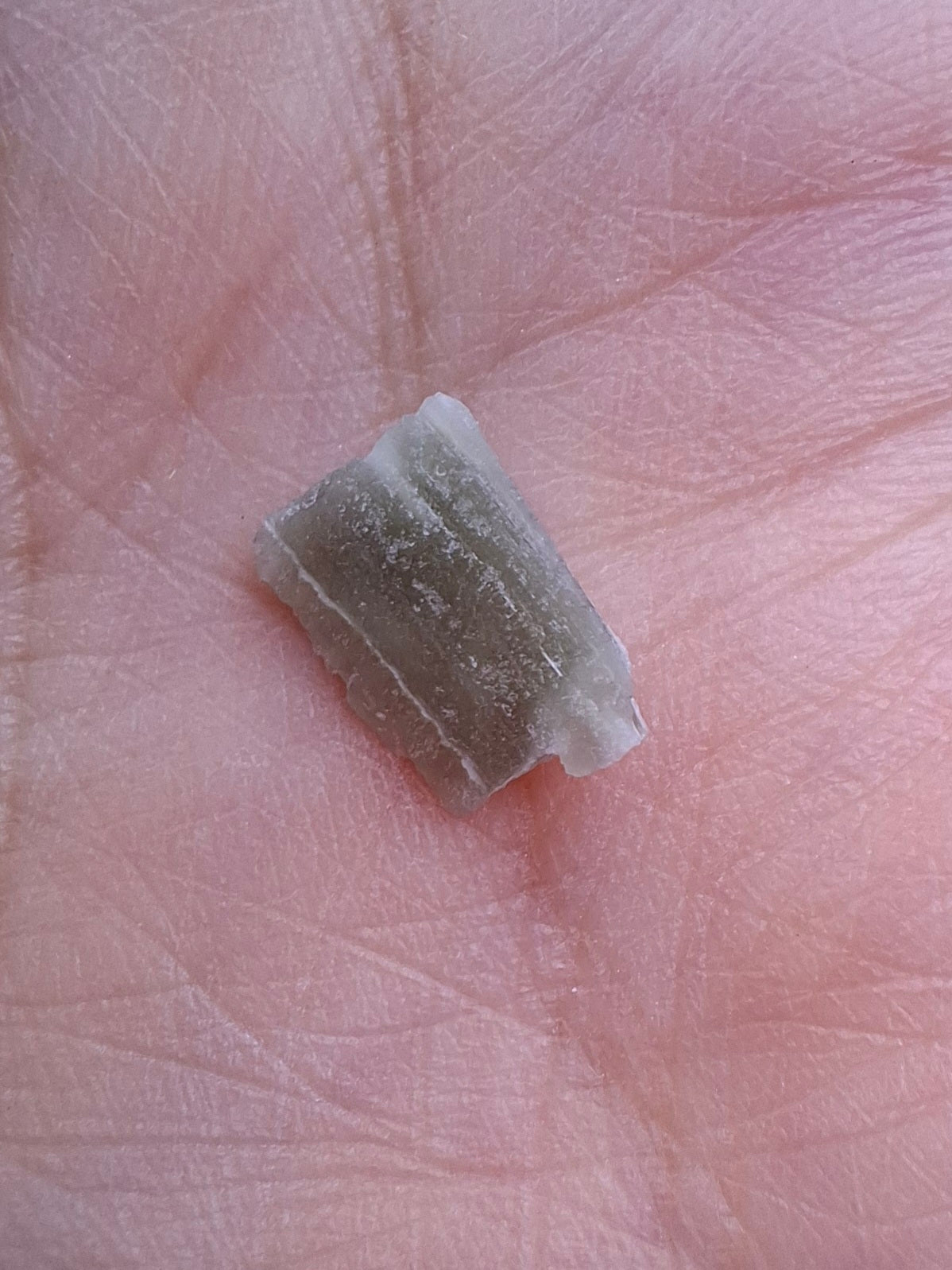 Moldavite tiny piece, SNOWFLAKE, FROSTED, BRUSNA, 0.18g, Tektite (Ref: 1496)