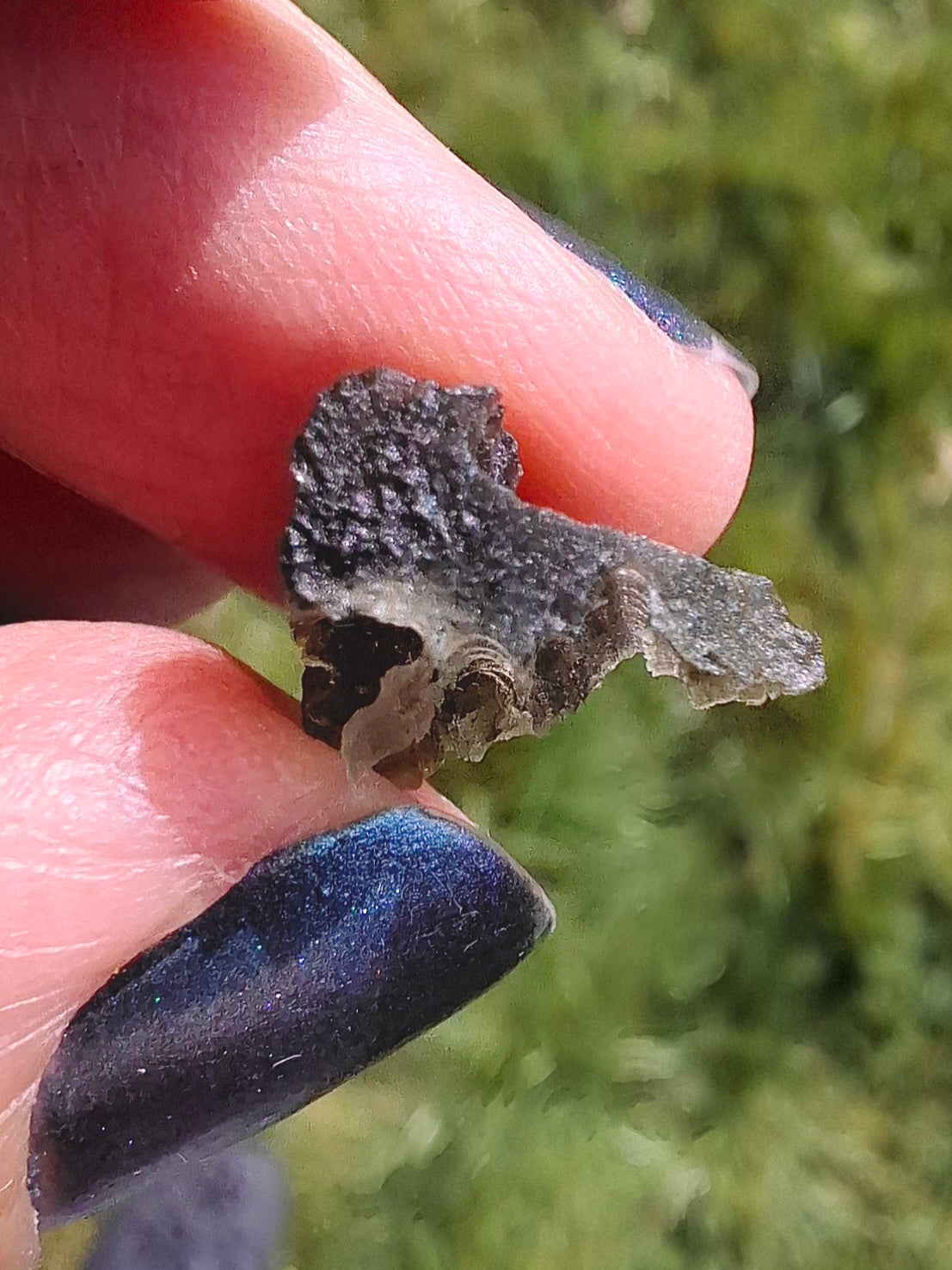 Moldavite Piece, 0.85g, Tektite (Ref: 1396)