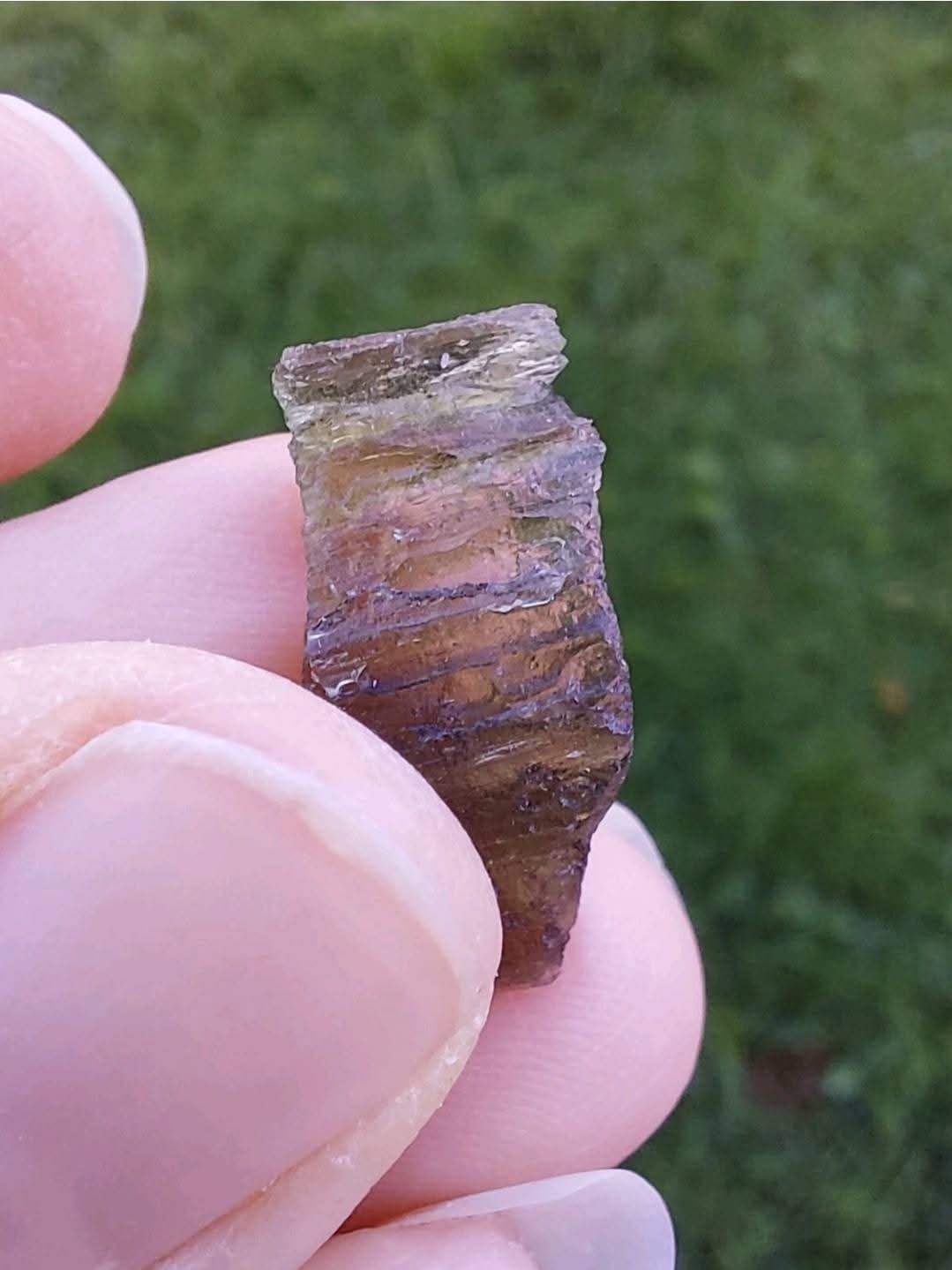 Moldavite Piece, 0.90g, Tektite (Ref: 918)