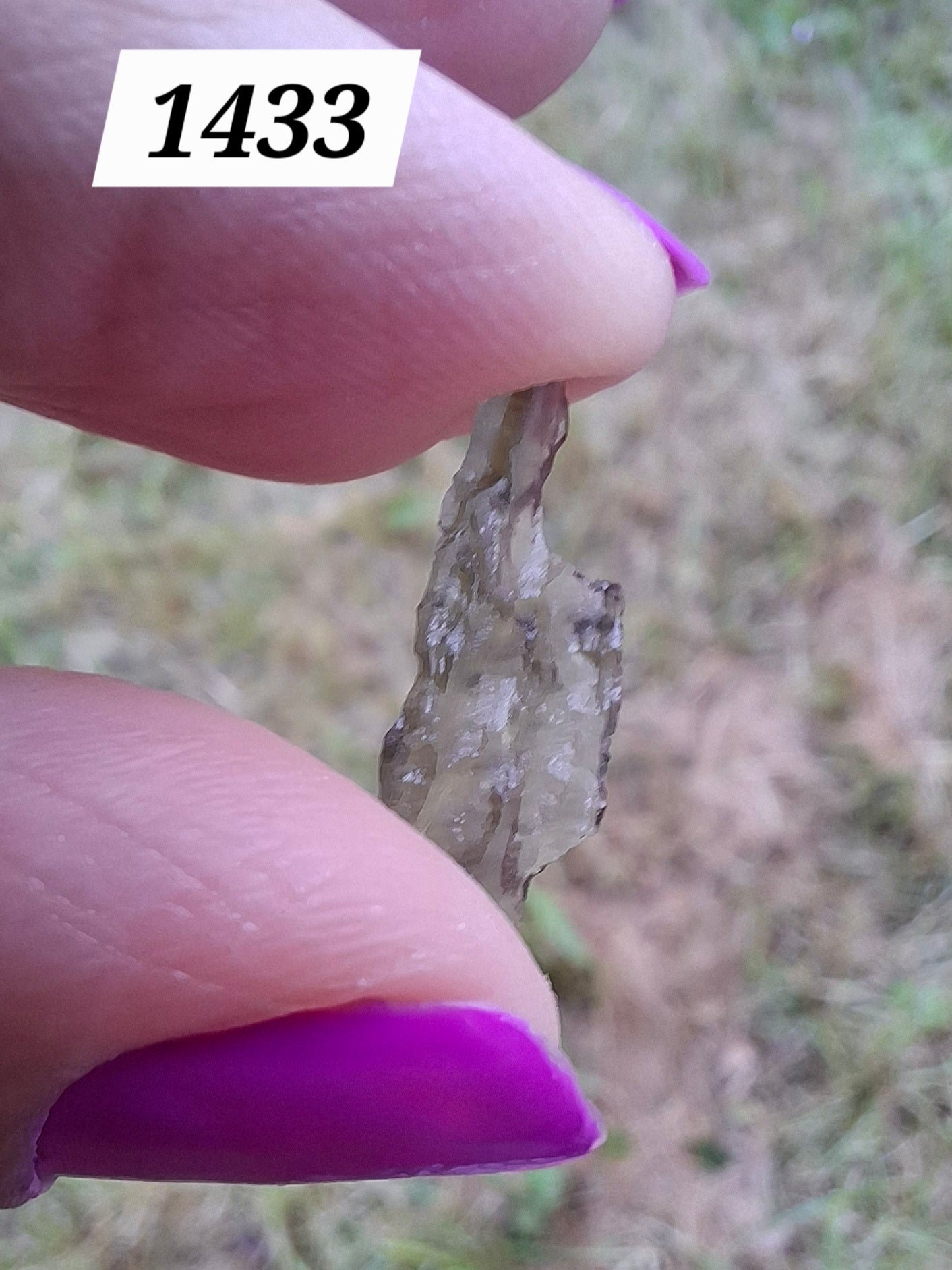 Moldavite small Piece, 0.27g, Tektite (Ref: 1433)
