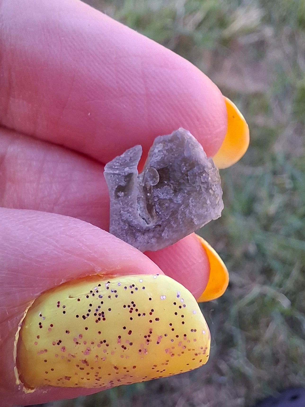 Moldavite Piece, 0.68g, Tektite (Ref: 1481)