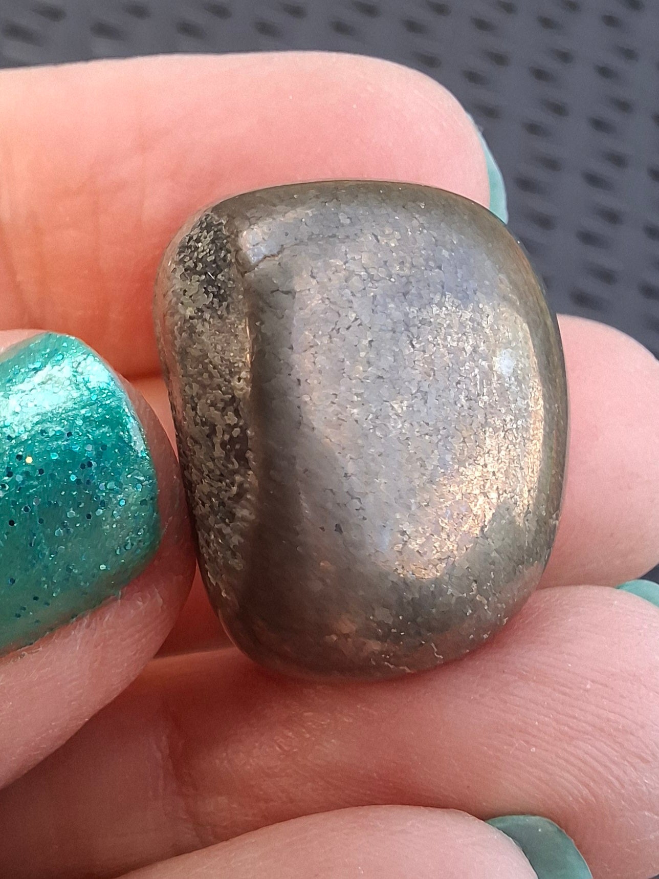 Apache Gold Tumble Stone, Crystal (Ref: T228)