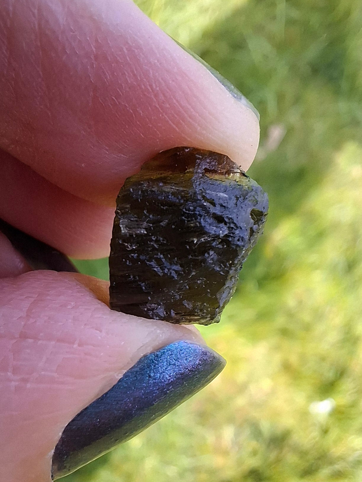 Moldavite Piece, 0.87g, Tektite (Ref: 1392)