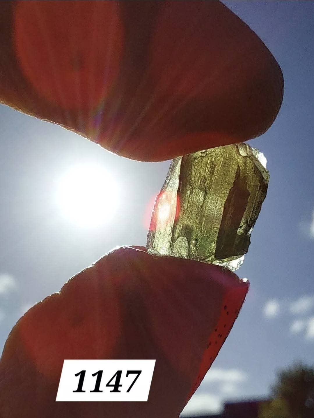 Moldavite Piece, 0.74g, Tektite (Ref: 1147)