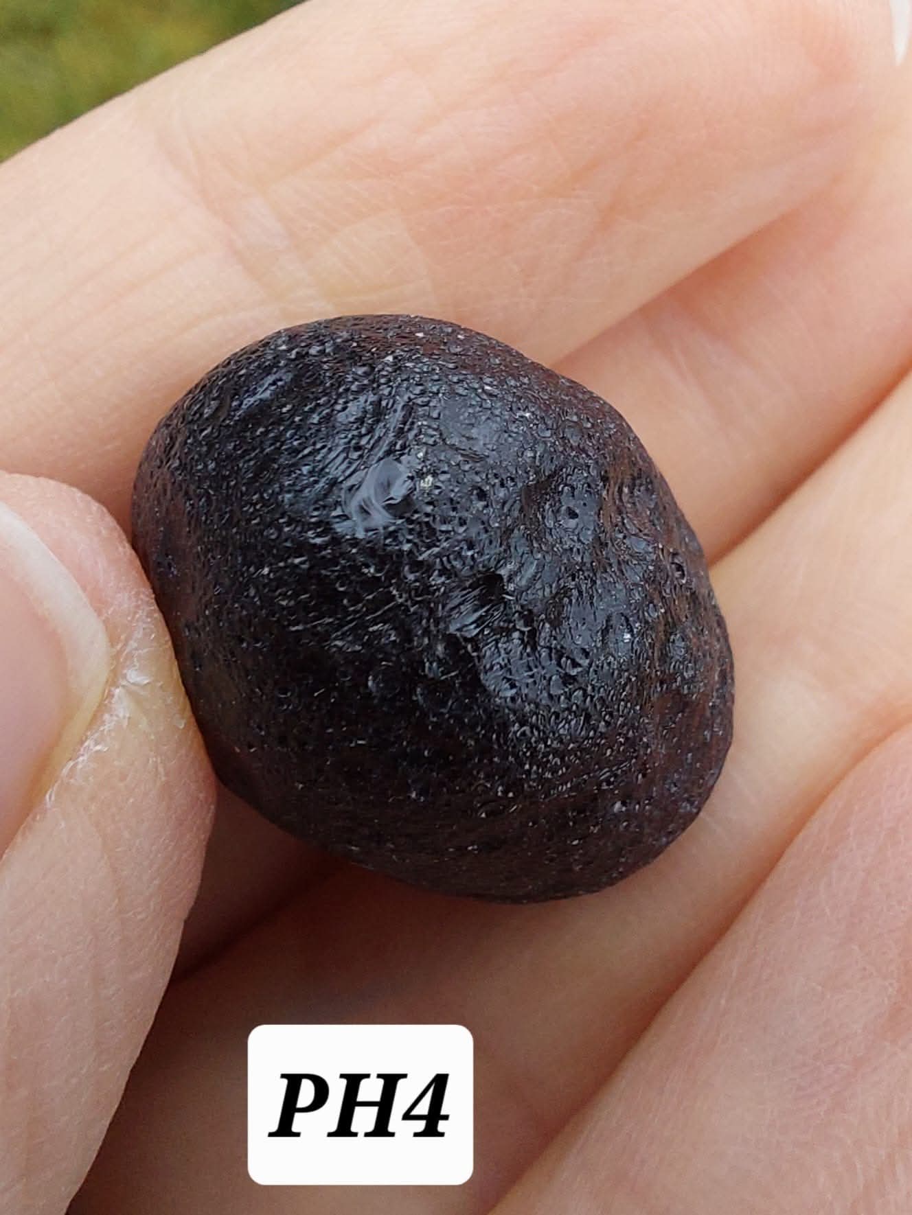 Philippinite (Rizalite), 11.42g, Tektite
