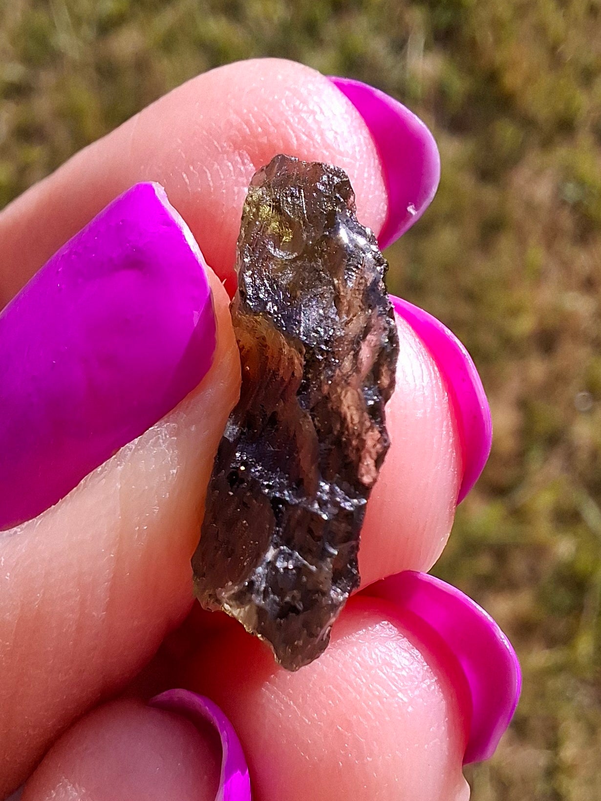 Moldavite Piece, 0.98g, Tektite (Ref: 1427)