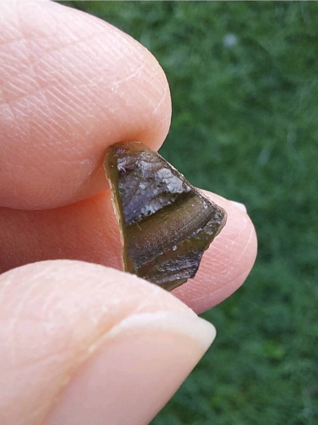 Moldavite Piece, 0.64g, Tektite (Ref: 927)