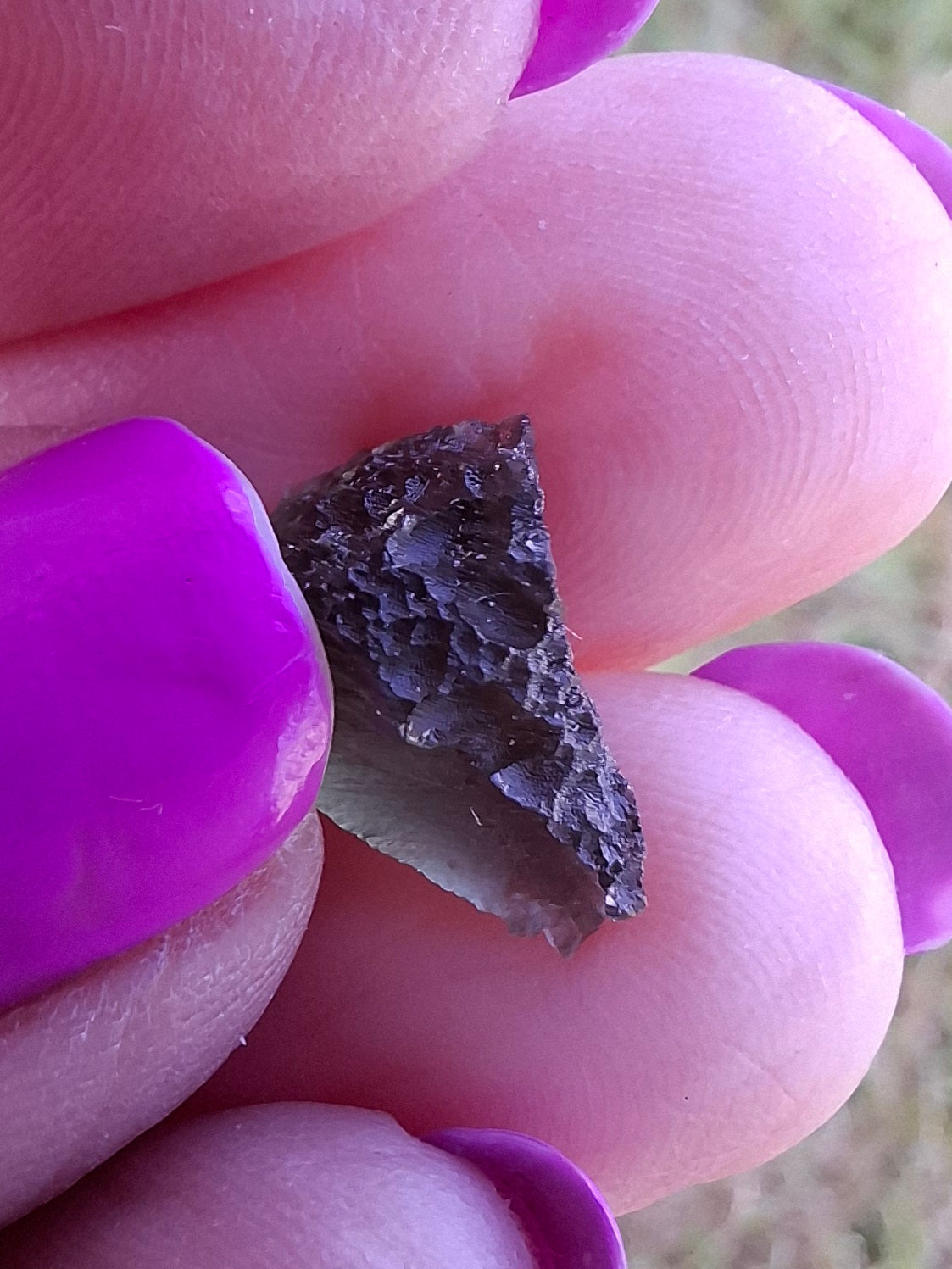 Moldavite Piece, 0.82g, Tektite (Ref: 1456)