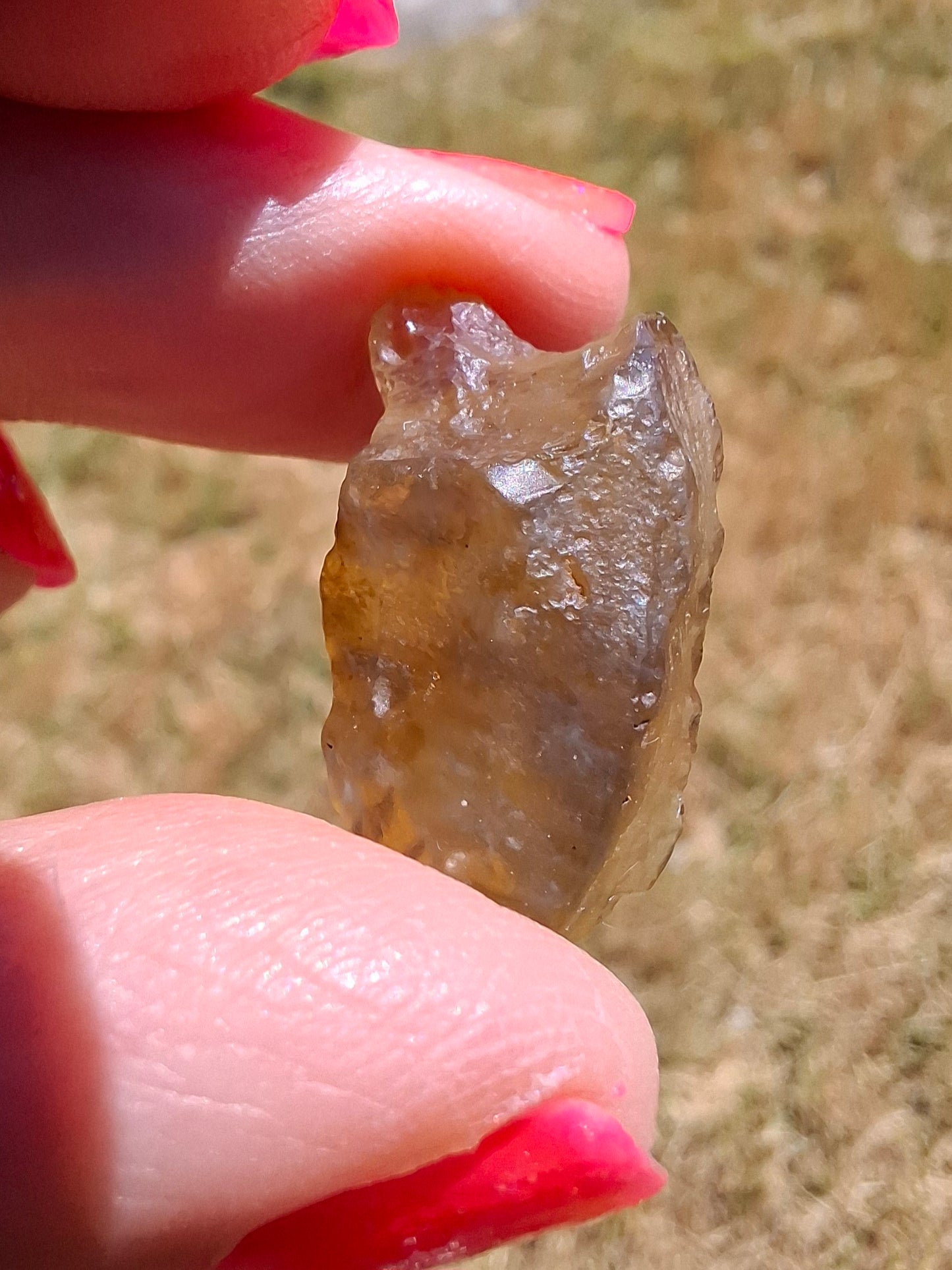 Libyan Desert Glass (darker) piece, 2.88g, Tektite (Ref: L1358)