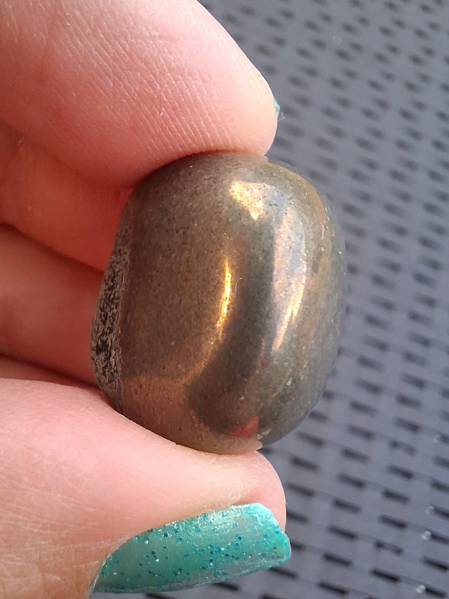 Apache Gold Tumble Stone, Crystal (Ref: T228)