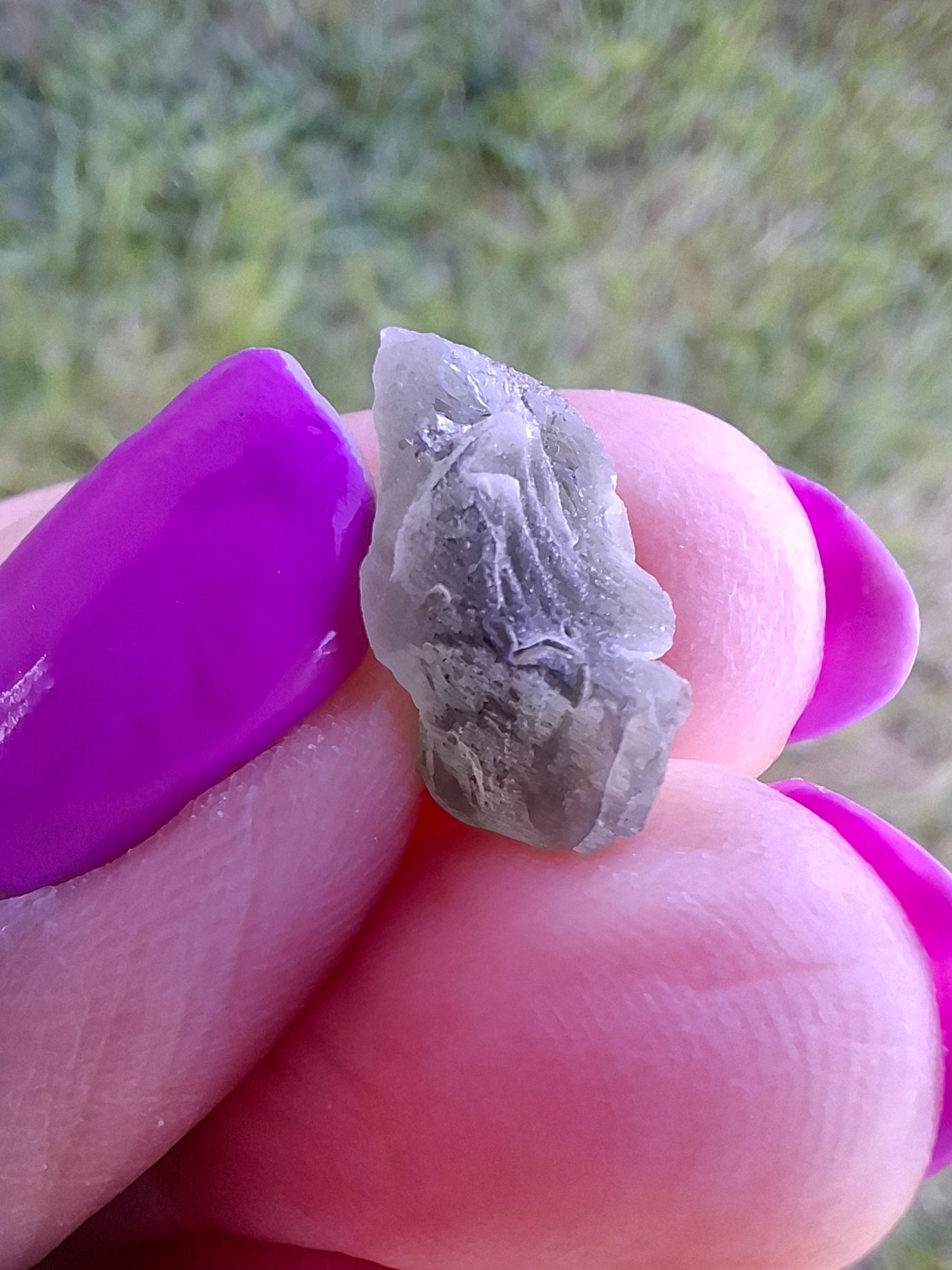 Moldavite Piece, 0.91g, Tektite (Ref: 1460)