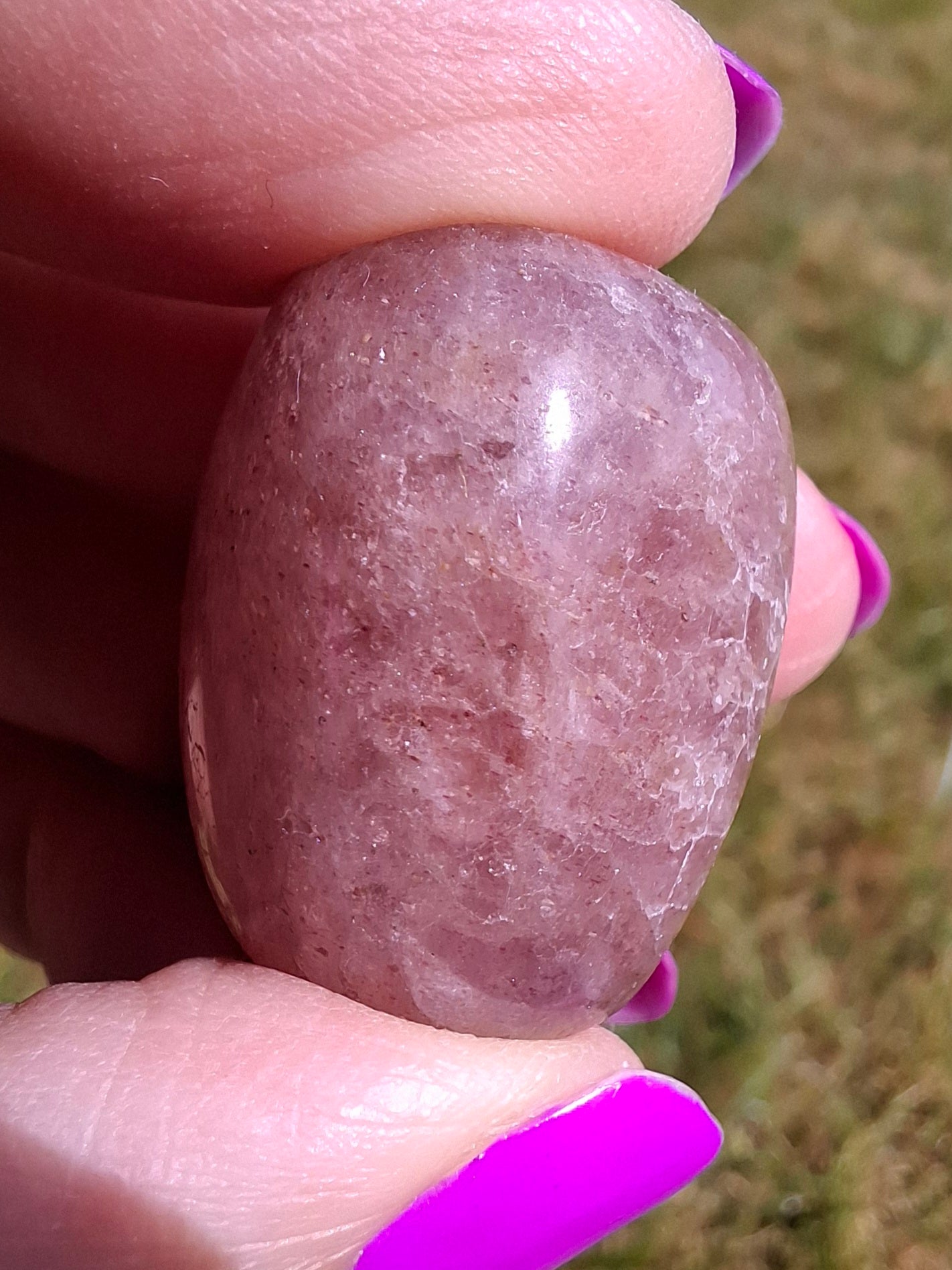 Strawberry Quartz, Tumble Stone, Crystal (Ref: T10)