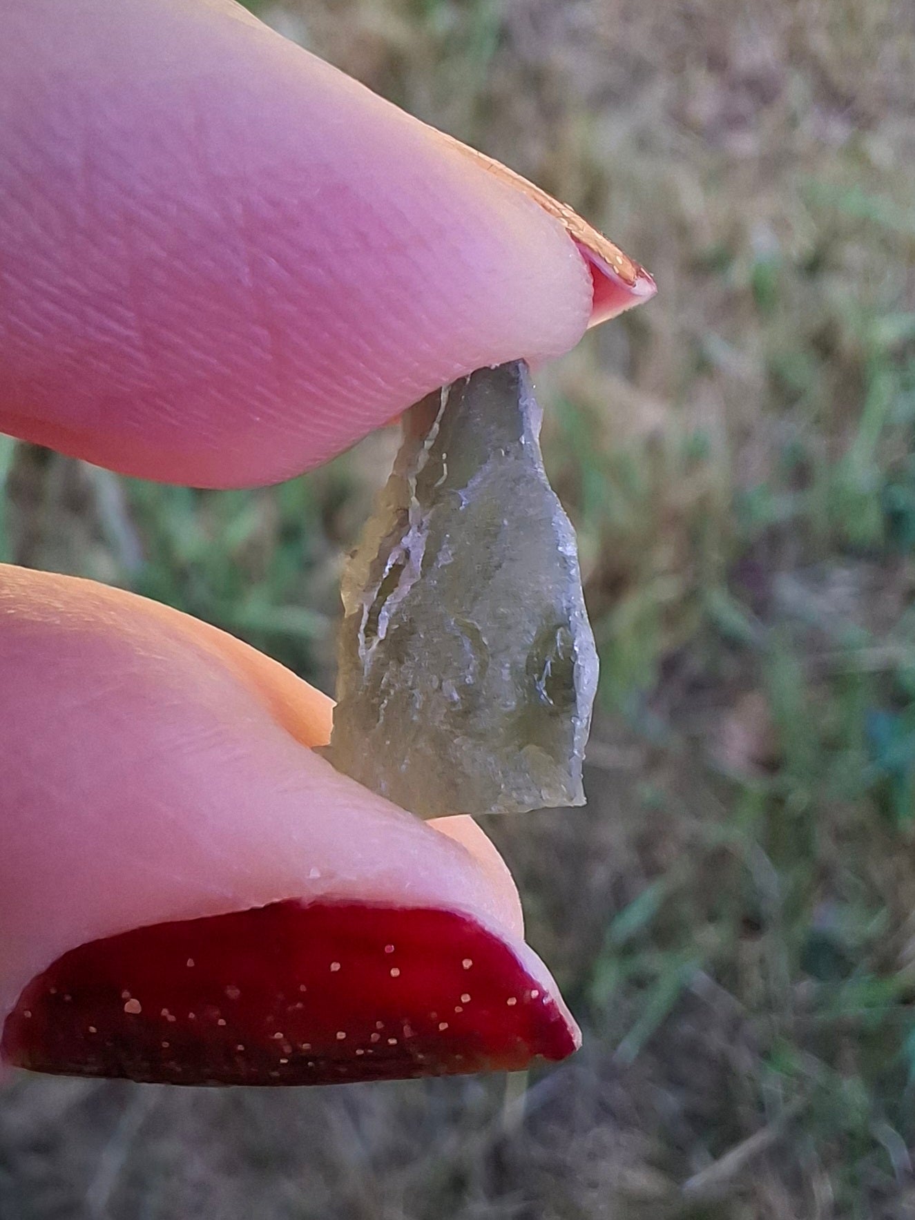 Moldavite Piece, 0.68g, Tektite (Ref: 1471)