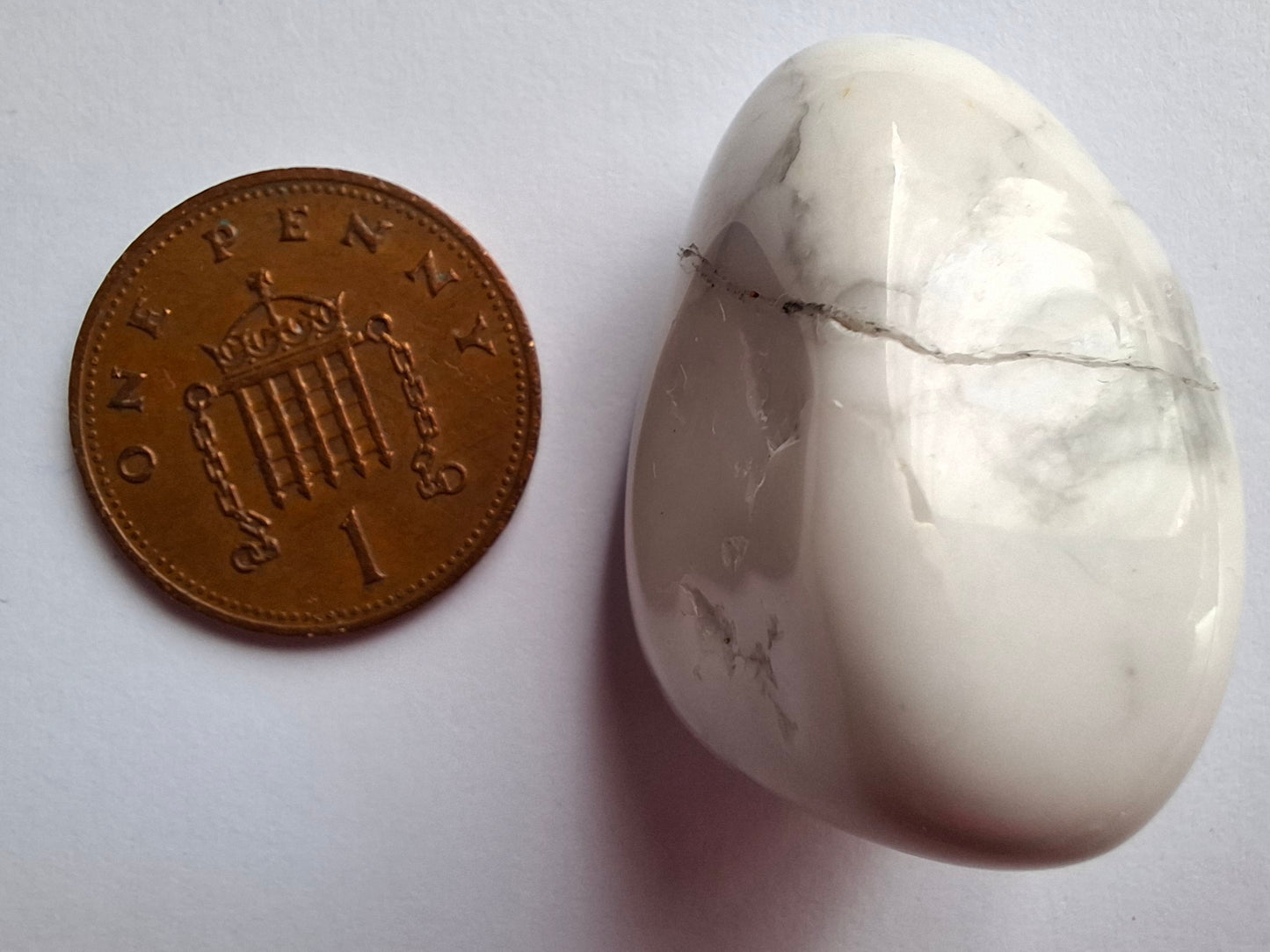 Howlite, Tumble Stone, Crystal (Ref: T36)