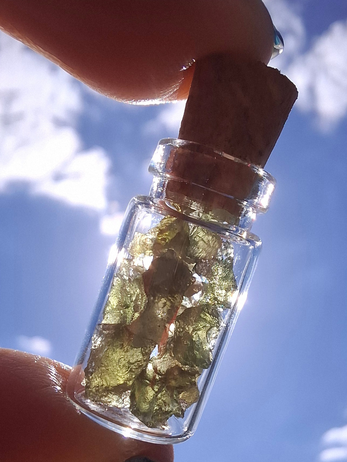 Moldavite Chips (1.00g) in 1ml Bottle, Tektite (Ref: B34)