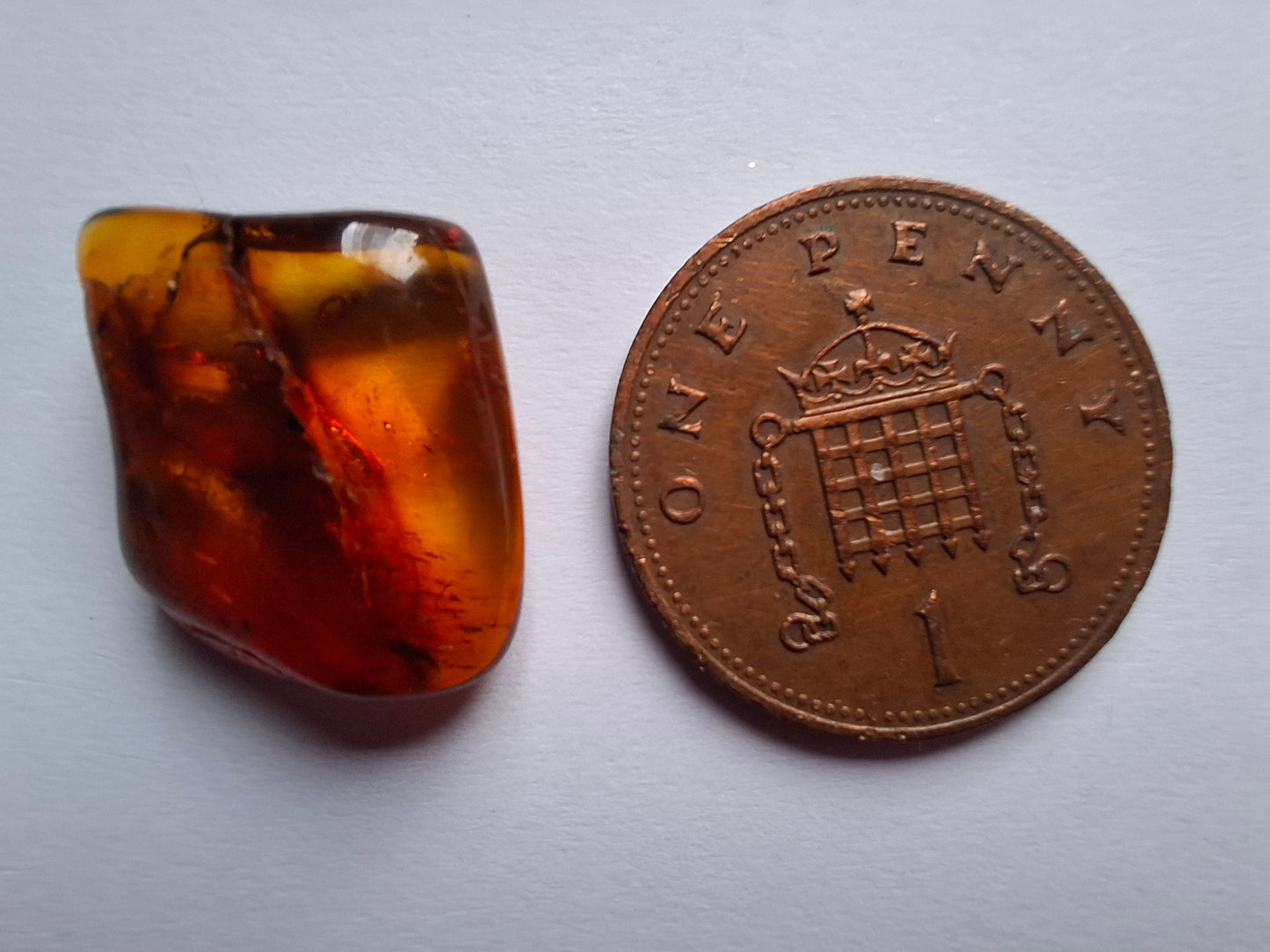 Baltic Amber, 0.94g, Fossil (Ref: A256)