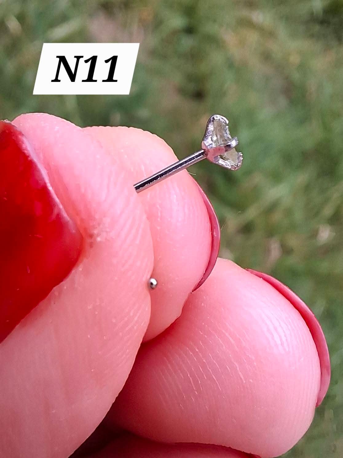 Moldavite (raw) NOSE STUD, 22G, Corkscrew, Surgical steel, Tektite (Ref: N11)