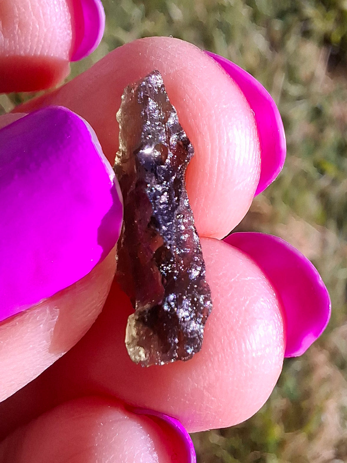 Moldavite Piece, 0.61g, Tektite (Ref: 1457)