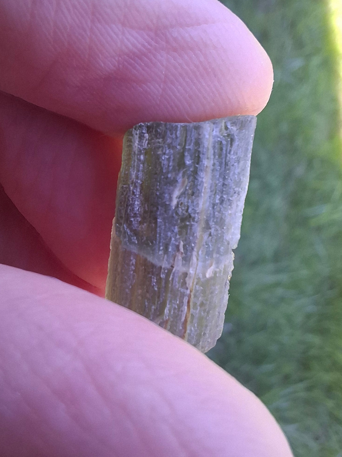 Moldavite Piece, 2.26g, Tektite (Ref: 1509)