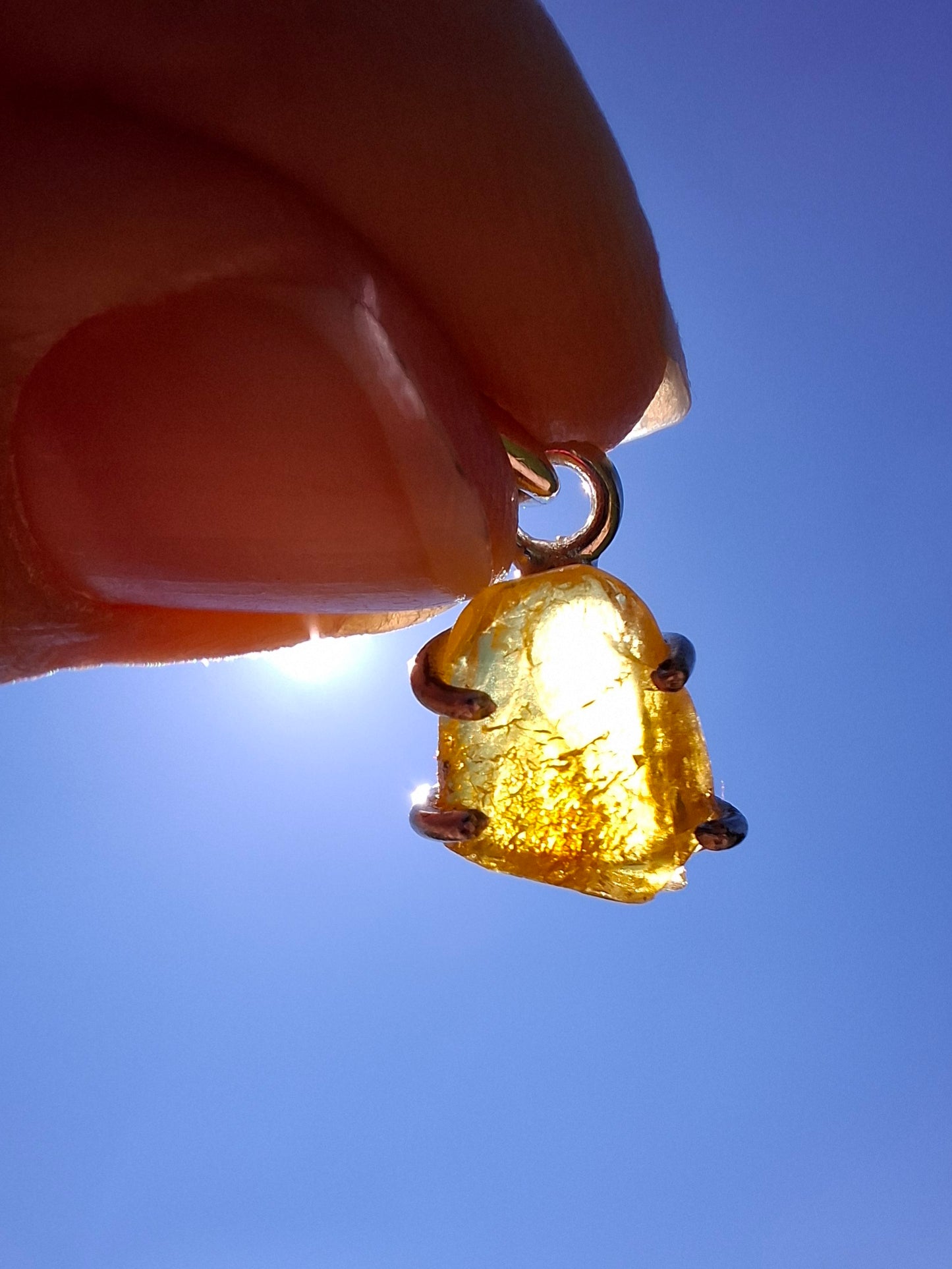 Baltic Amber Pendant, 925 Silver, Fossil (Ref: AP19)