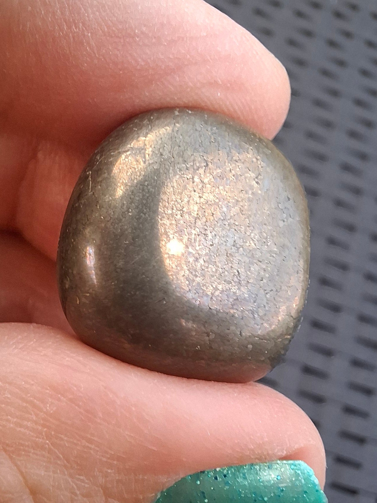 Apache Gold Tumble Stone, Crystal (Ref: T228)