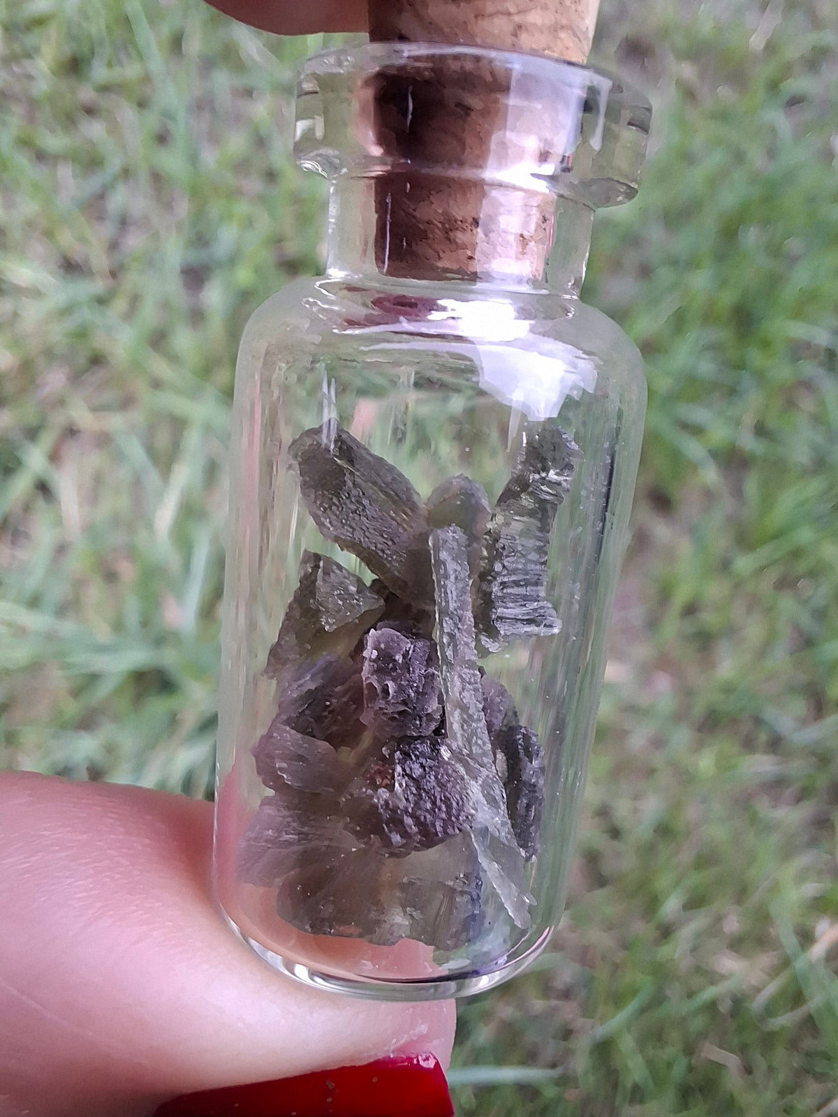 Moldavite Chips (2.00g) in 3ml Bottle, Tektite (Ref: B40)