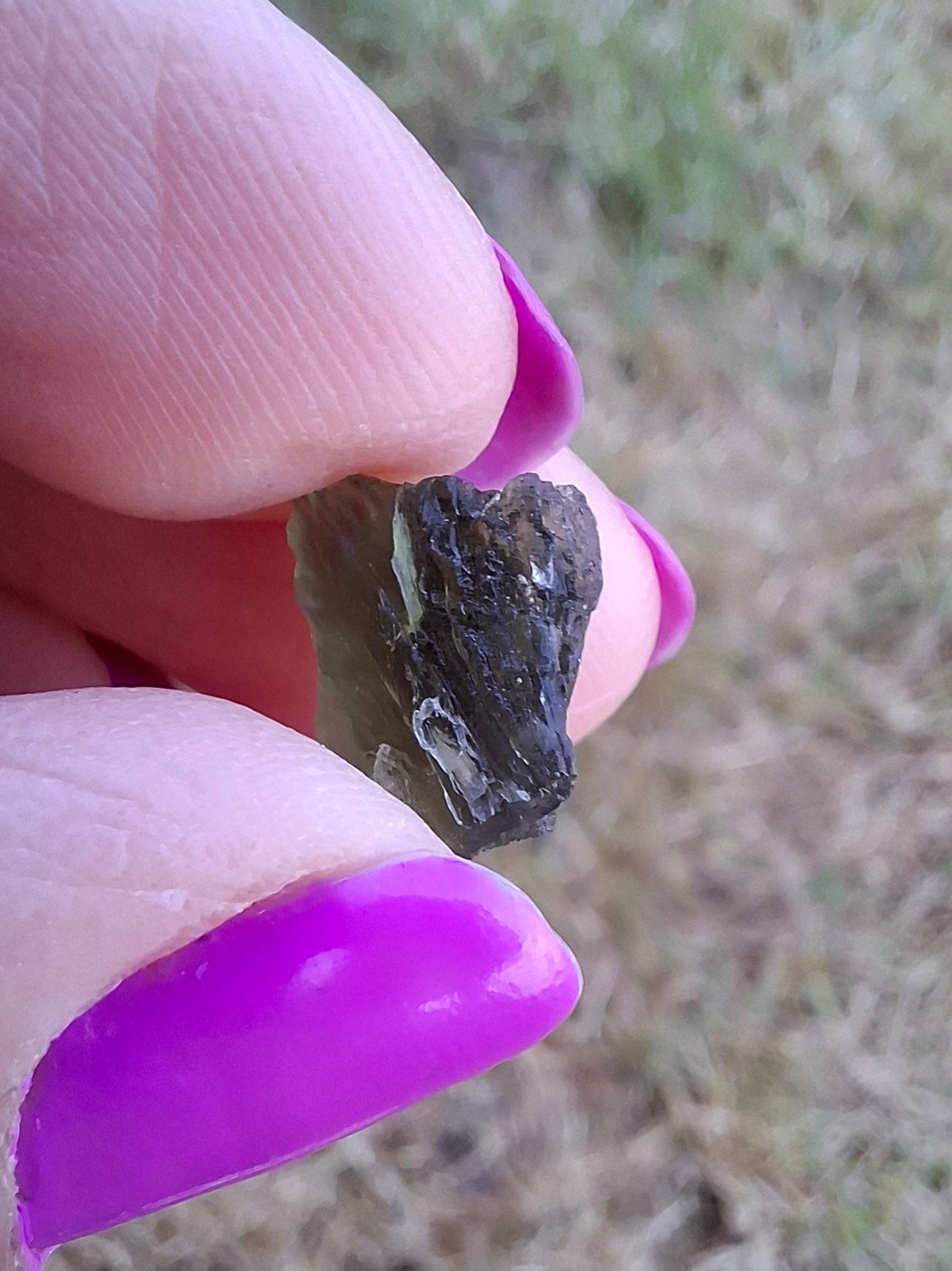 Moldavite Piece, 0.84g, Tektite (Ref: 1445)