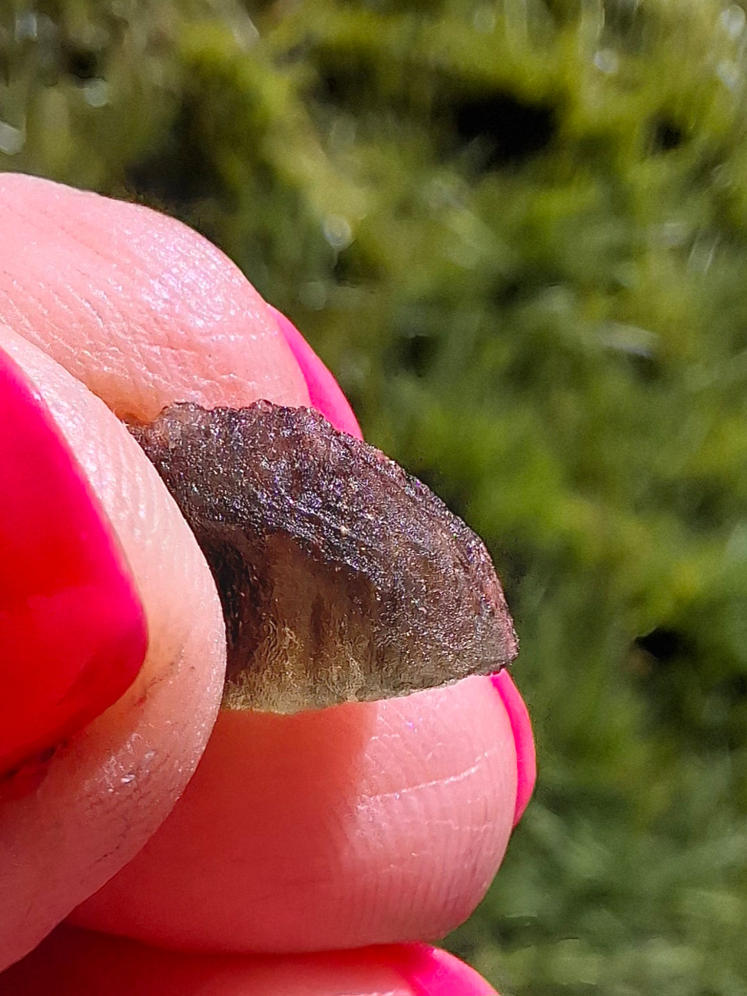 Moldavite Piece, 0.69g, Tektite (Ref: 1407)