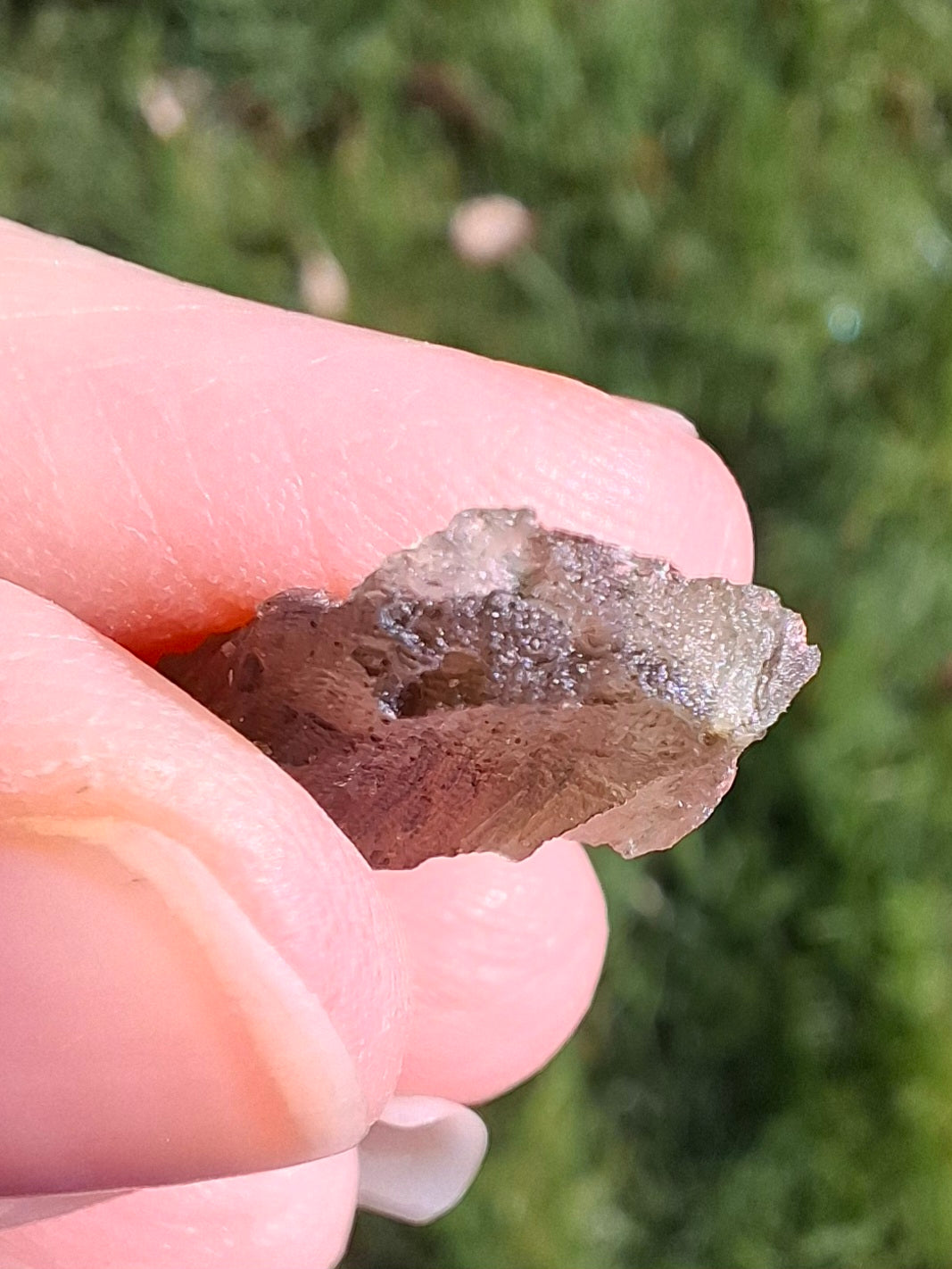 Moldavite Piece, 0.82g, Tektite (Ref: 1332)