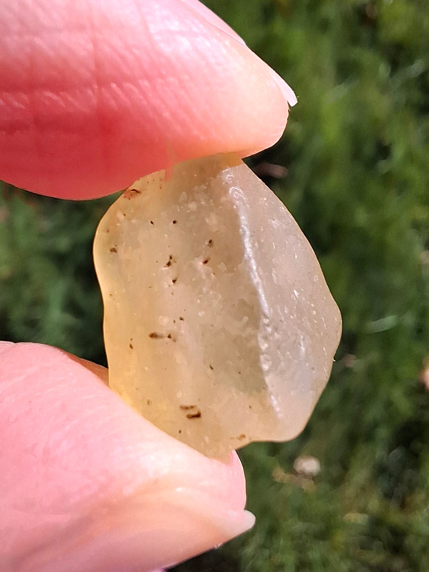 Libyan Desert Glass small Piece, 2.11g, Tektite (Ref: L1345)