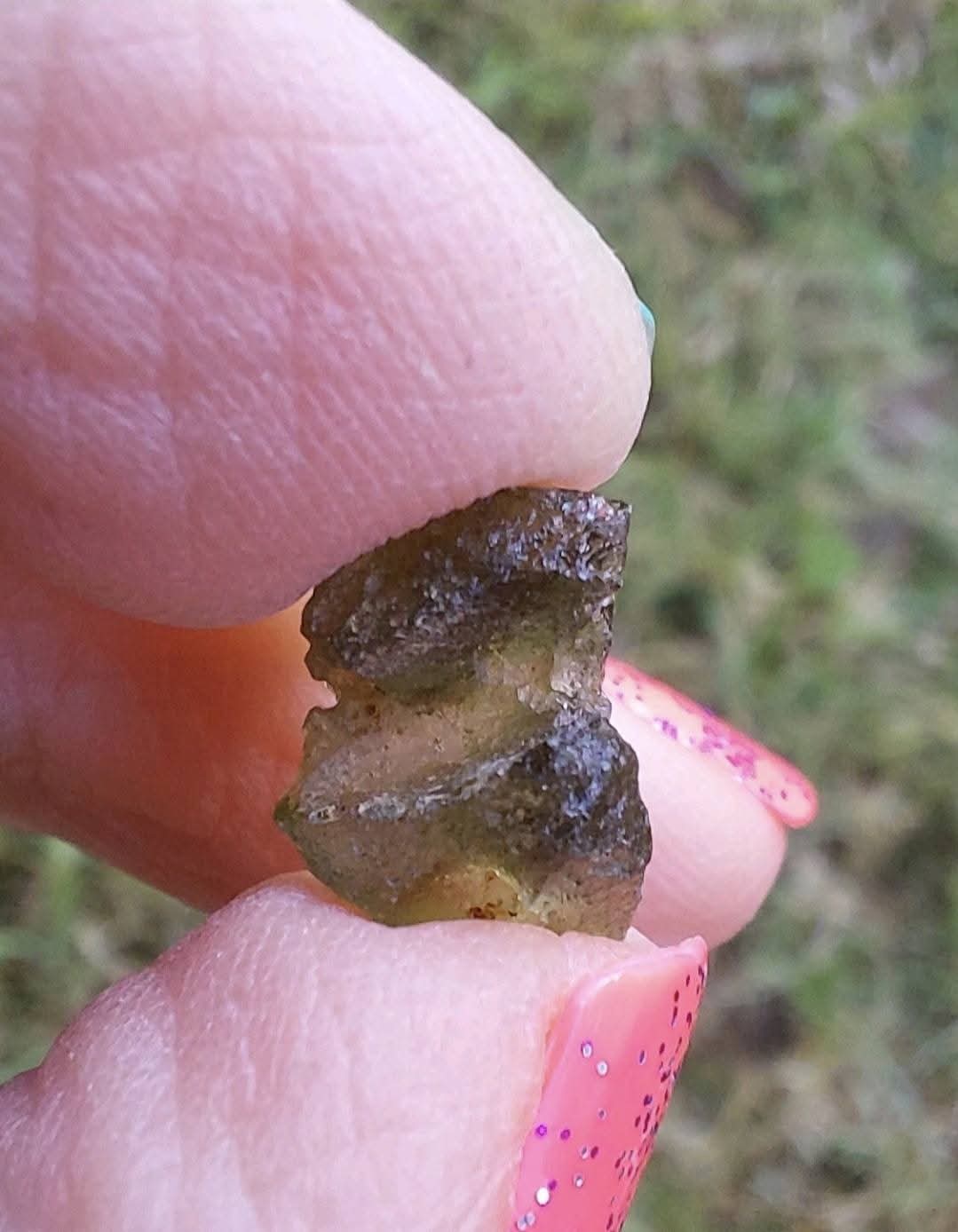 Moldavite Piece, 0.64g, Tektite (Ref: 1149)