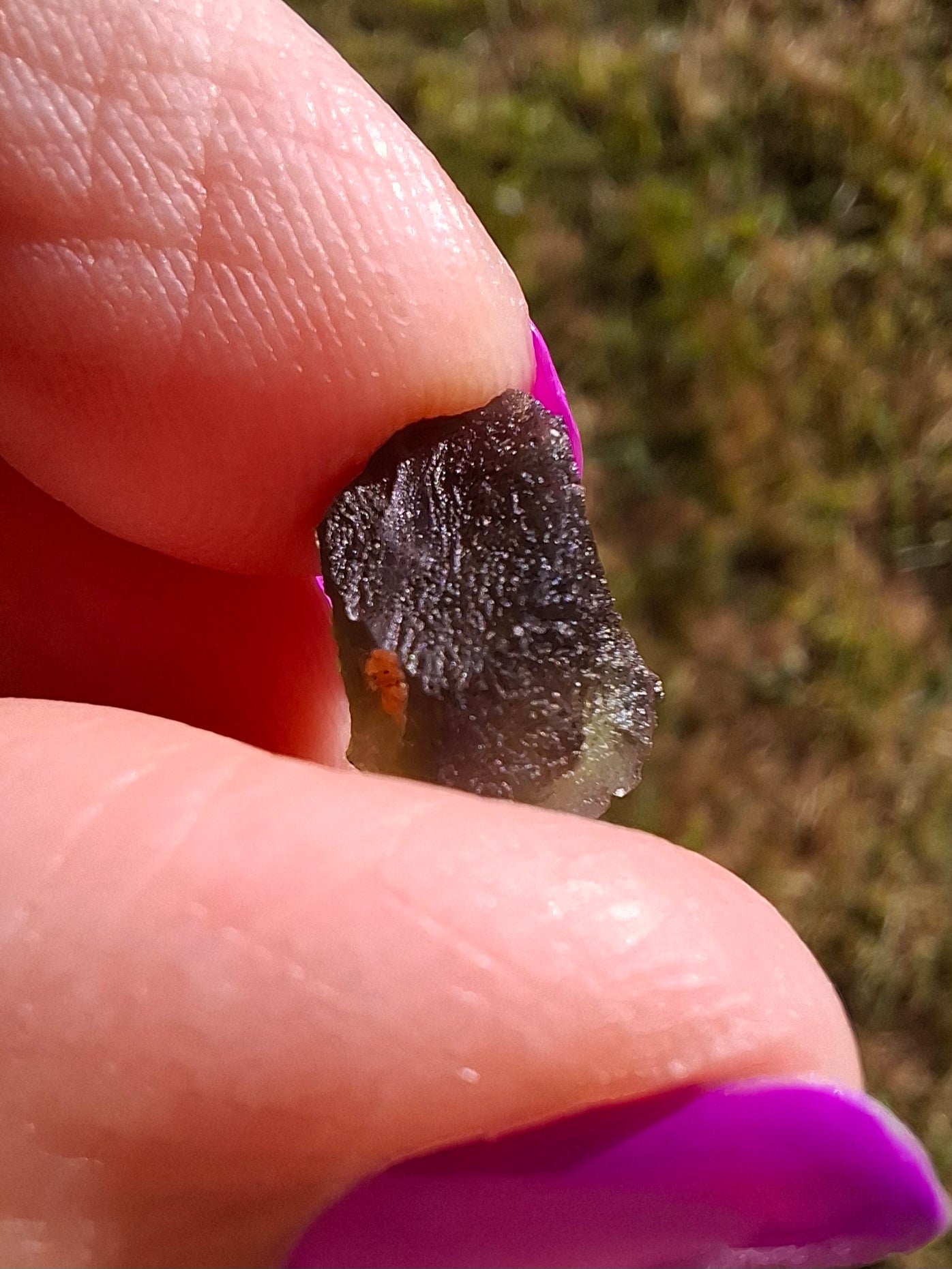 Moldavite Piece, 0.72g, Tektite (Ref: 1443)