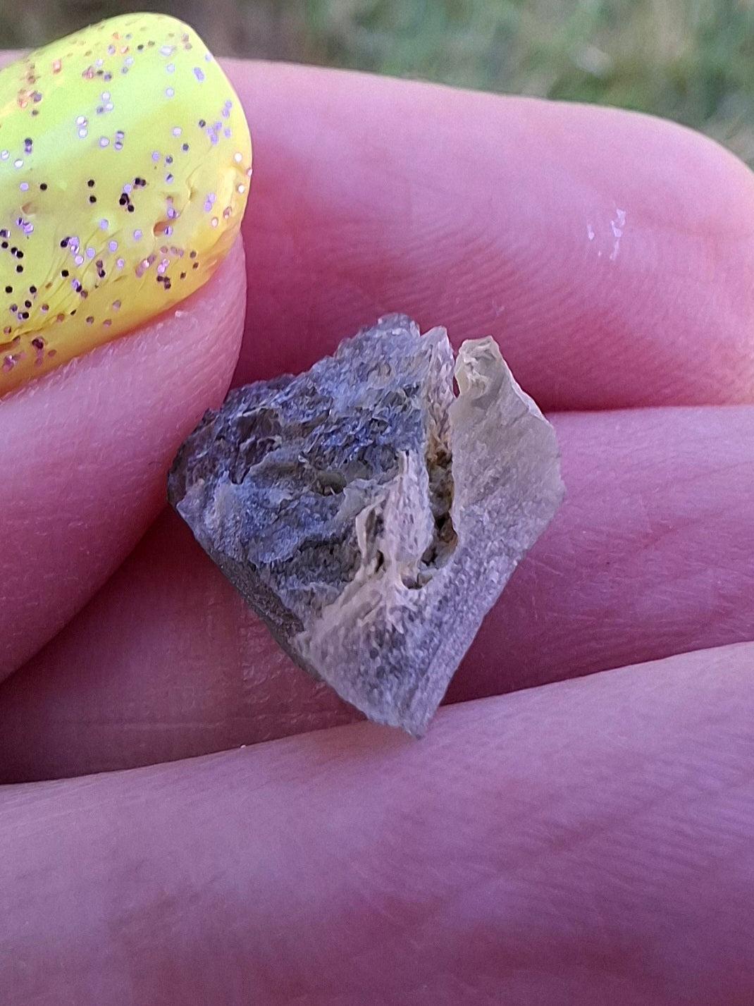 Moldavite Piece, 0.68g, Tektite (Ref: 1481)